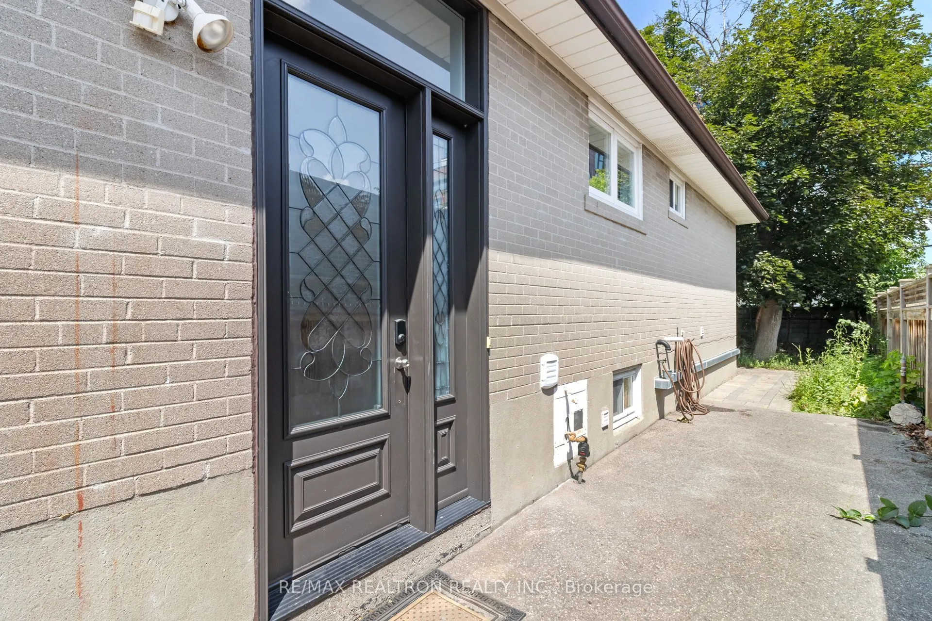 44 Caracas Road