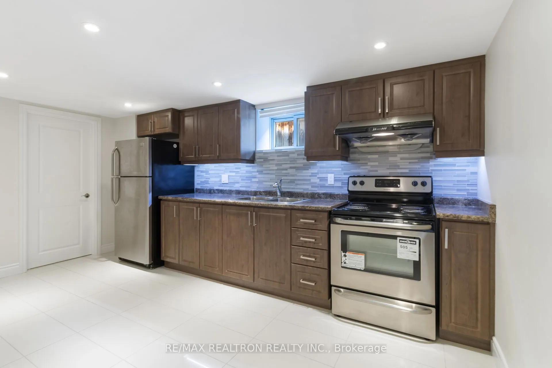 44 Caracas Road