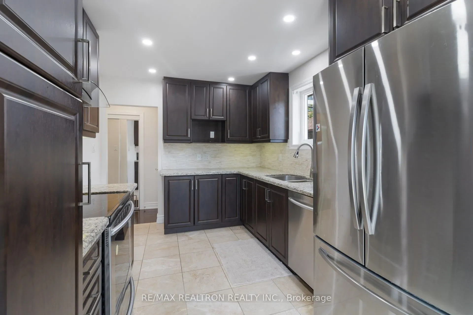 44 Caracas Road