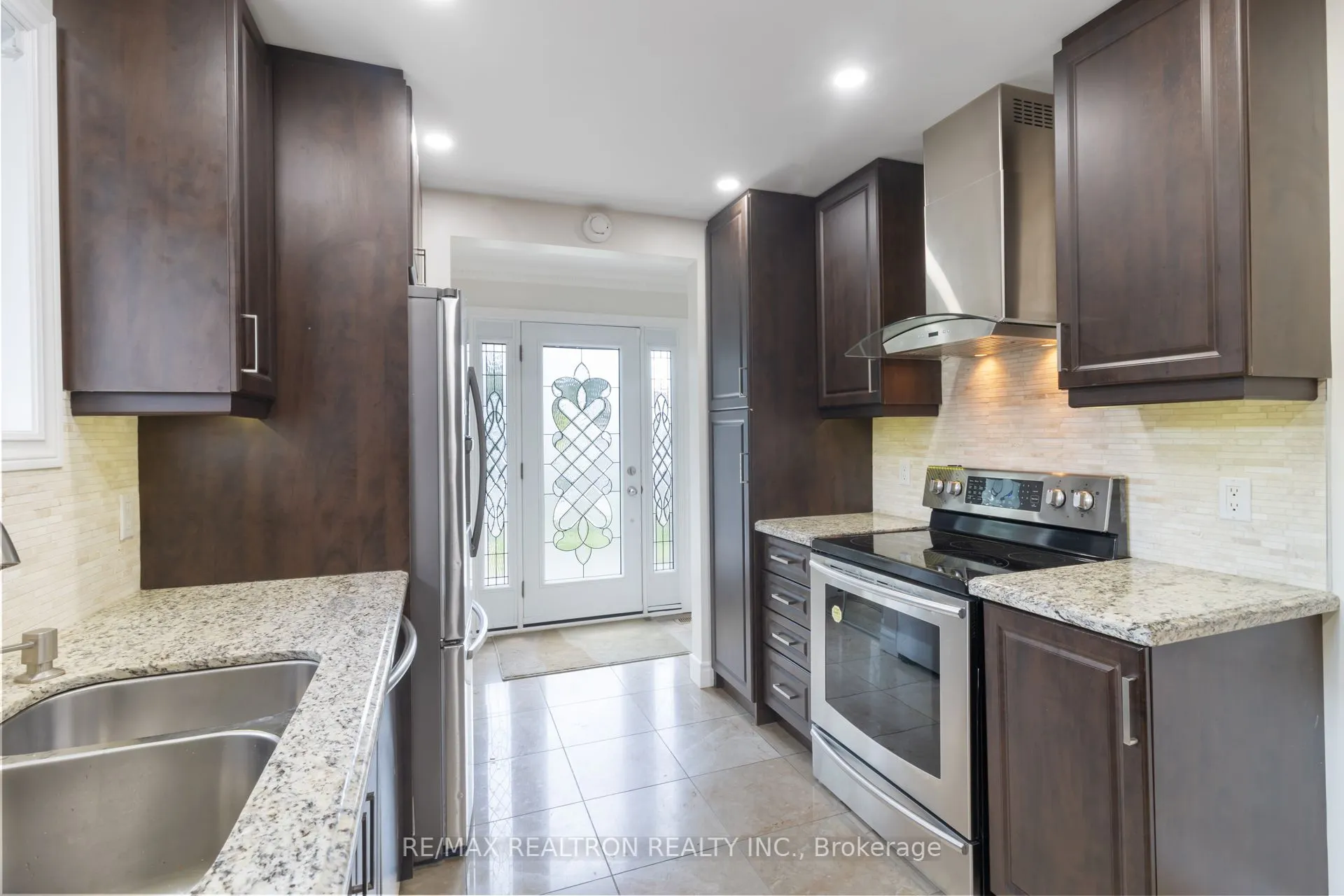 44 Caracas Road