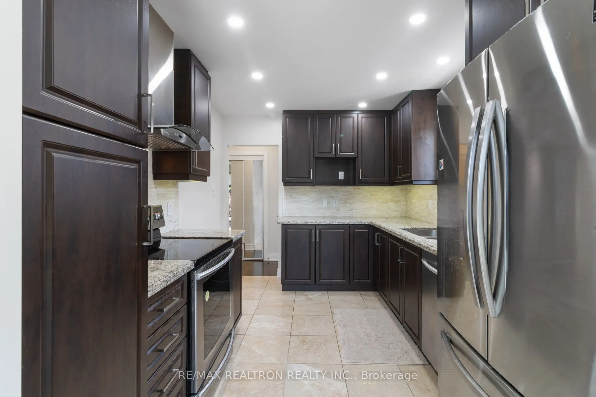 44 Caracas Road
