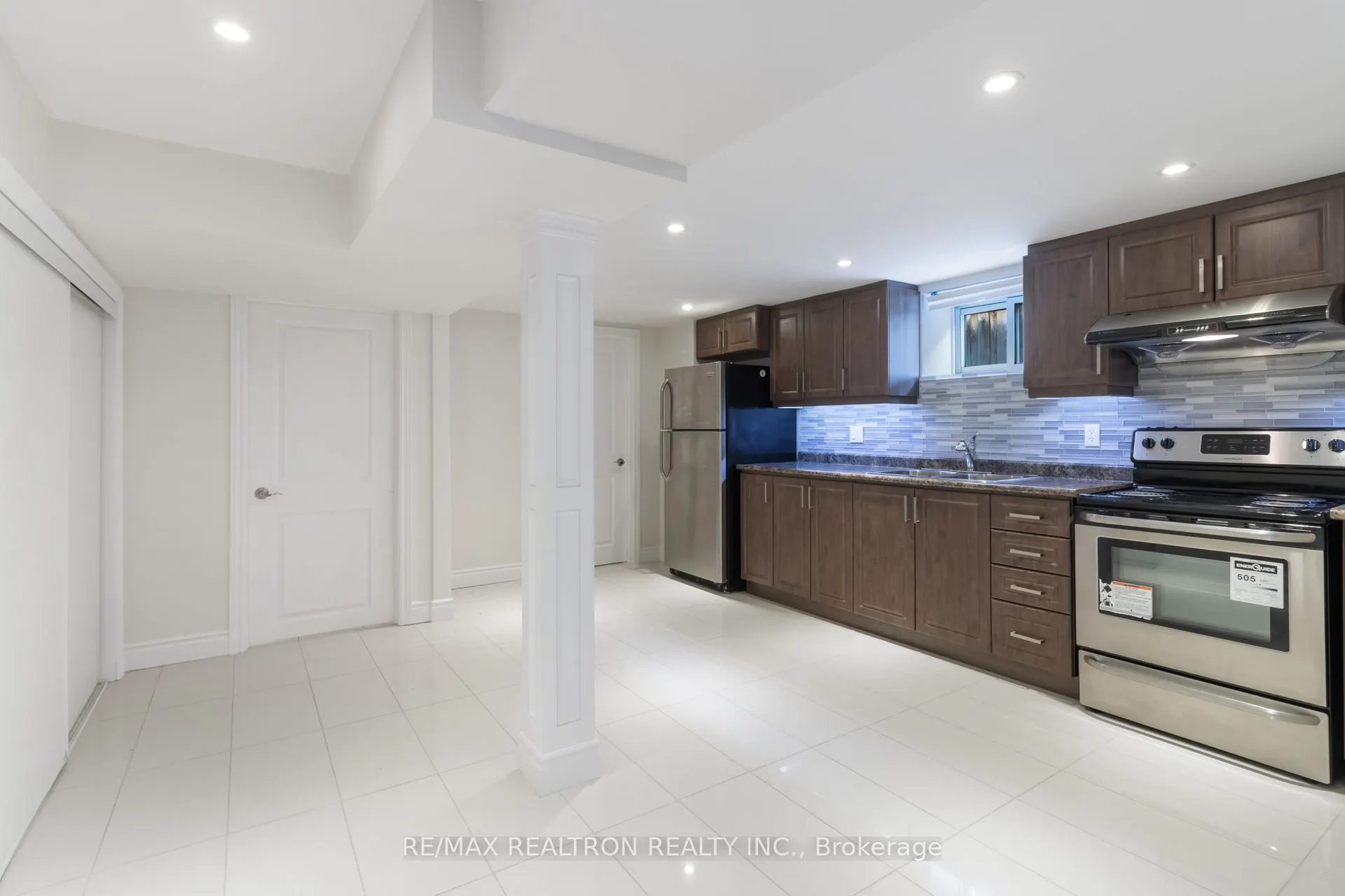 44 Caracas Road