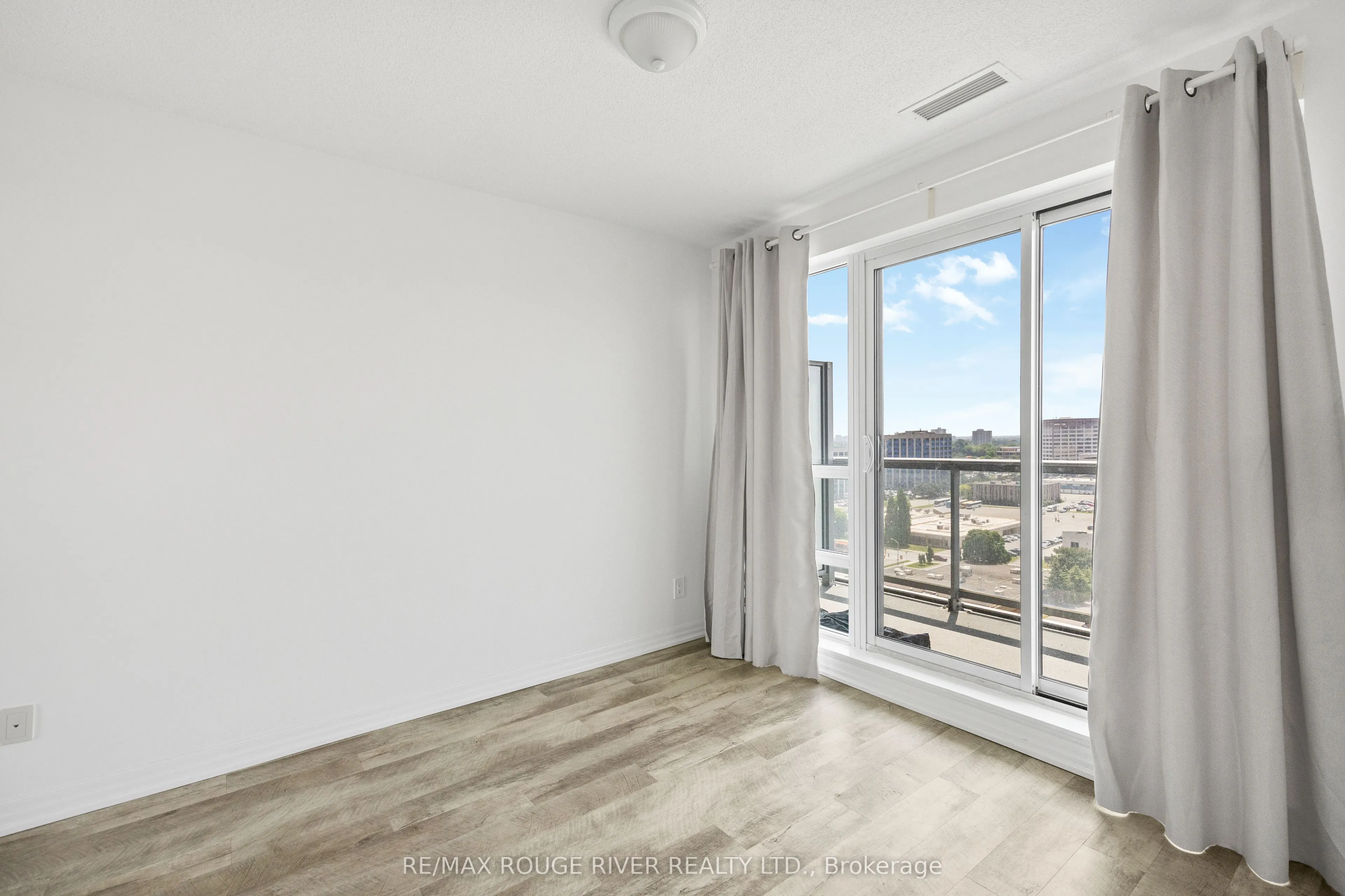 30 Herons Hill Way, #1408
