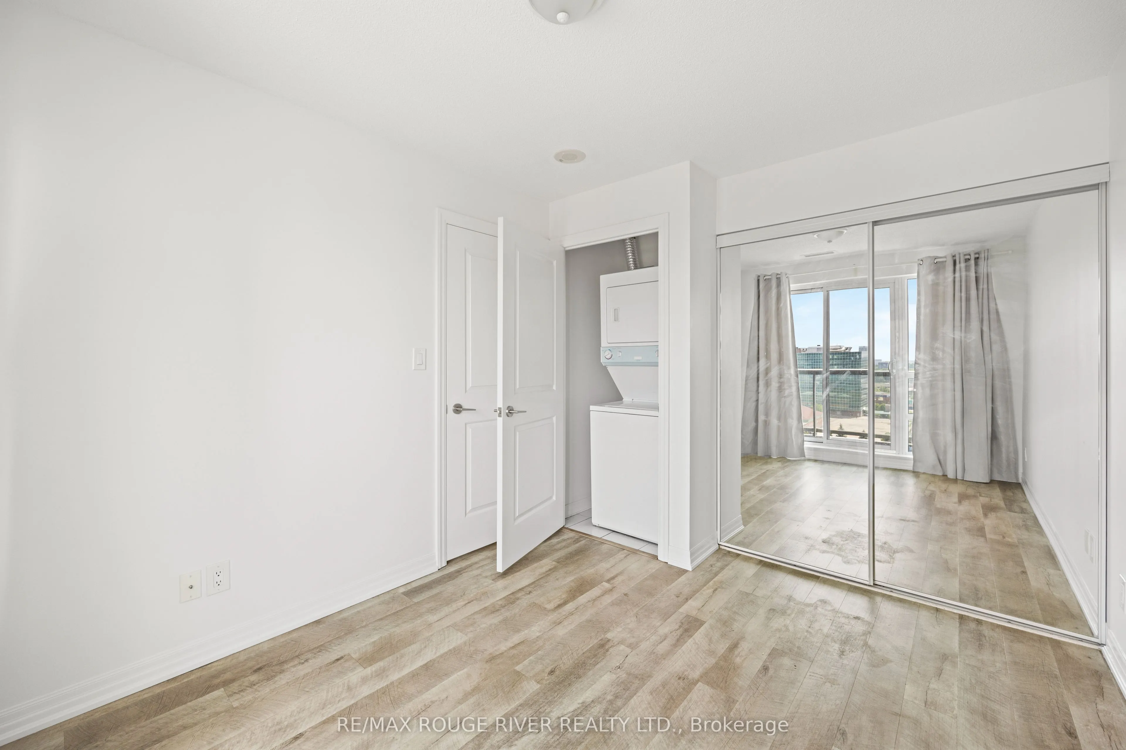 30 Herons Hill Way, #1408