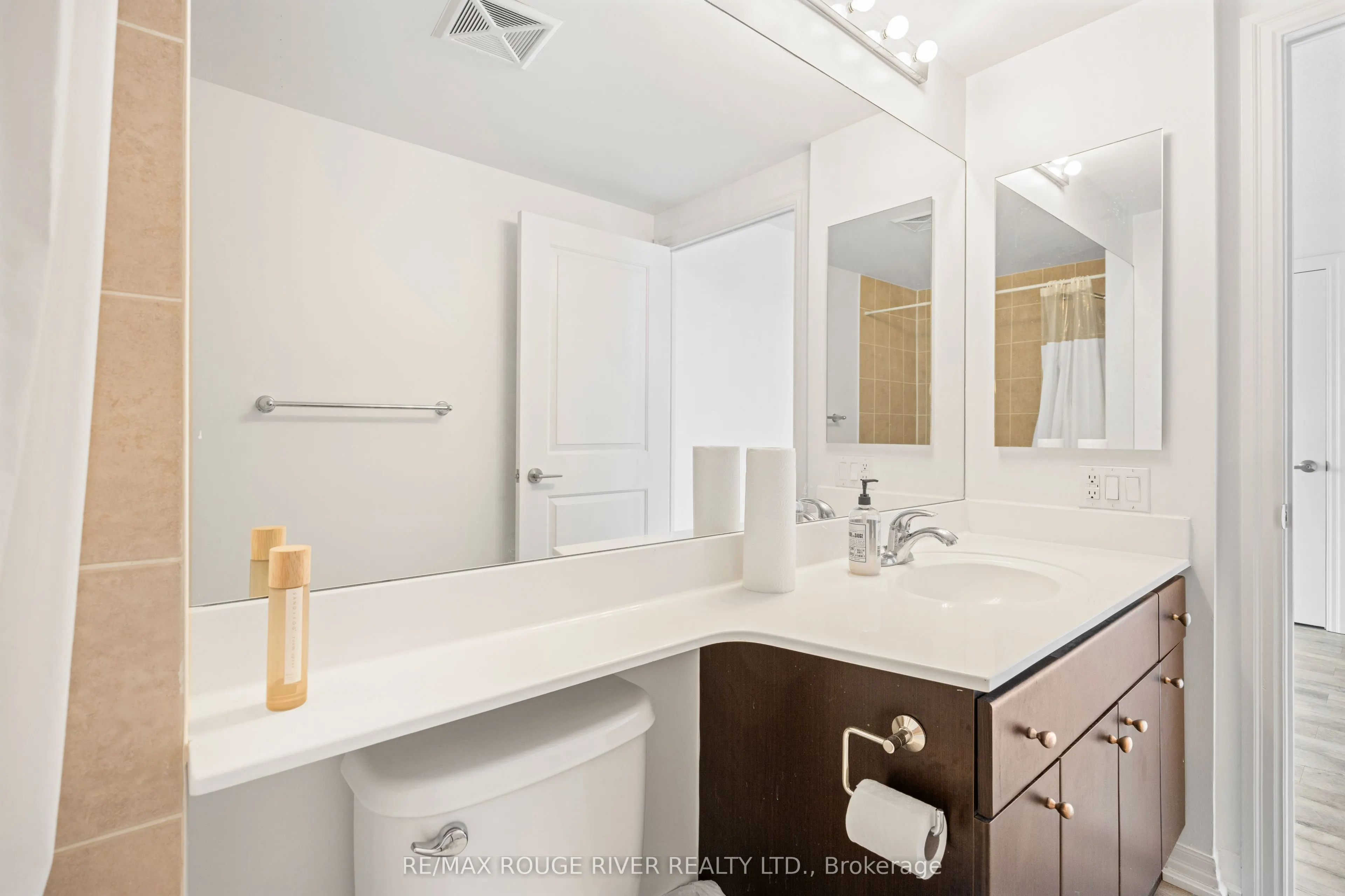 30 Herons Hill Way, #1408
