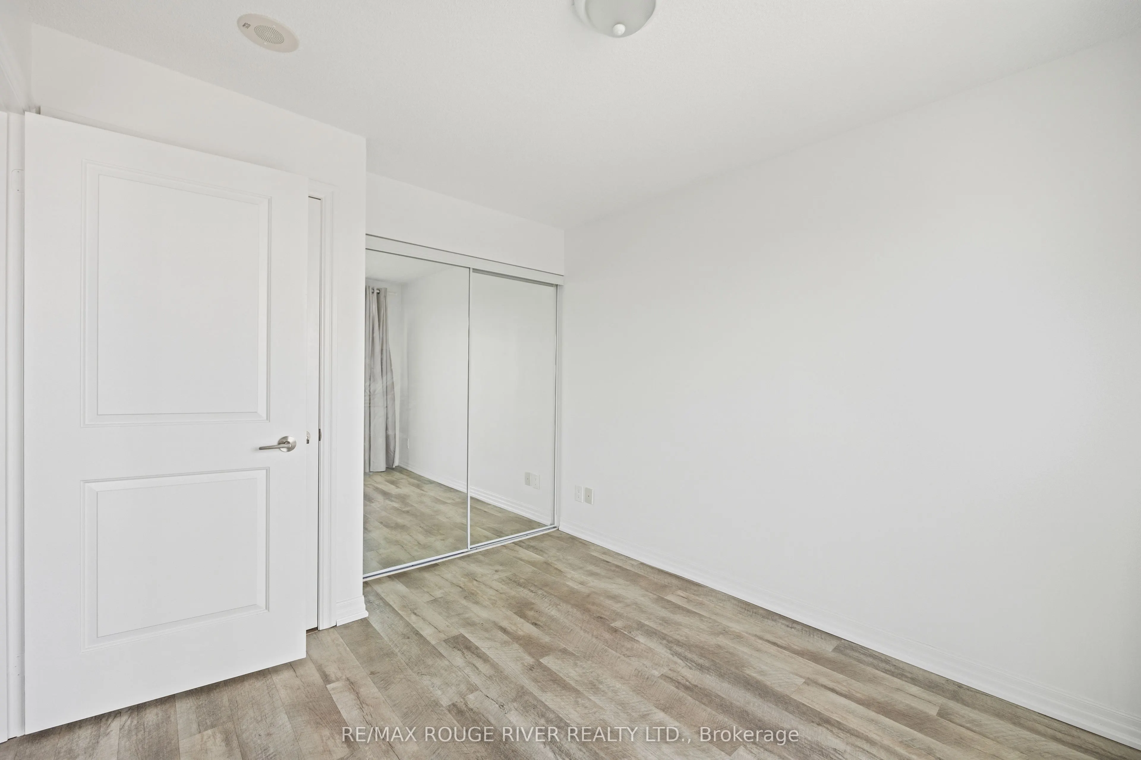 30 Herons Hill Way, #1408