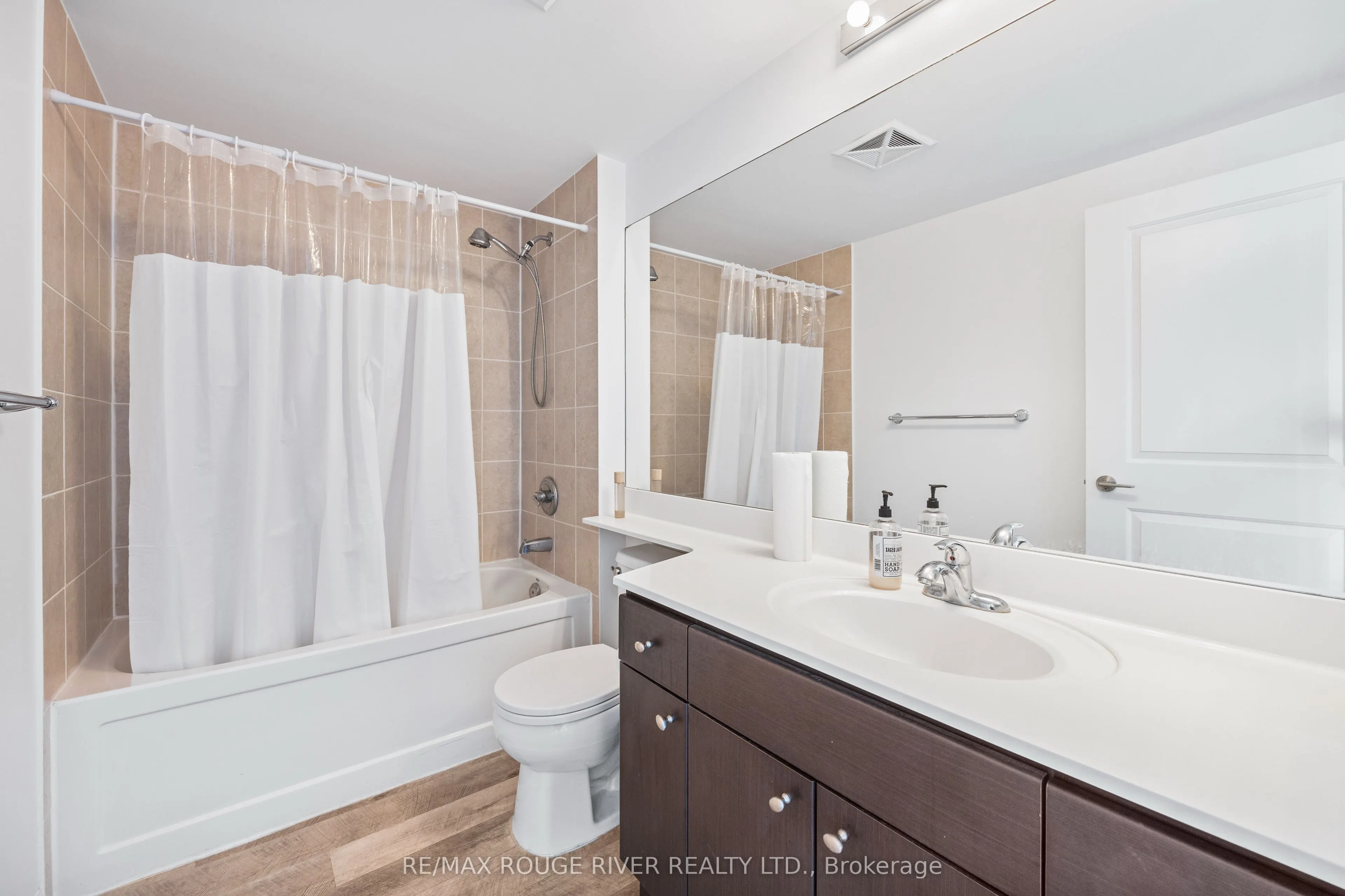 30 Herons Hill Way, #1408