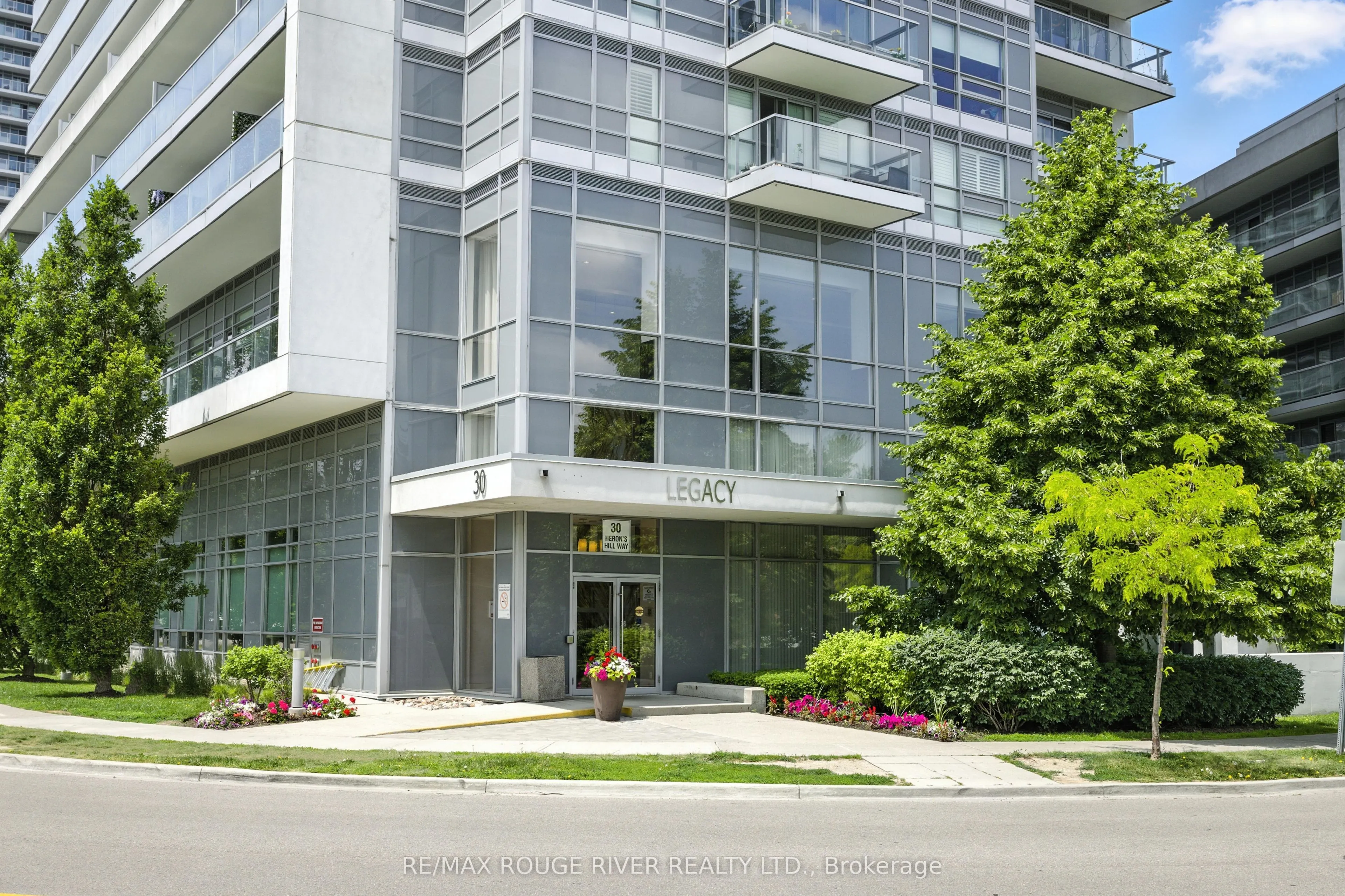 30 Herons Hill Way, #1408