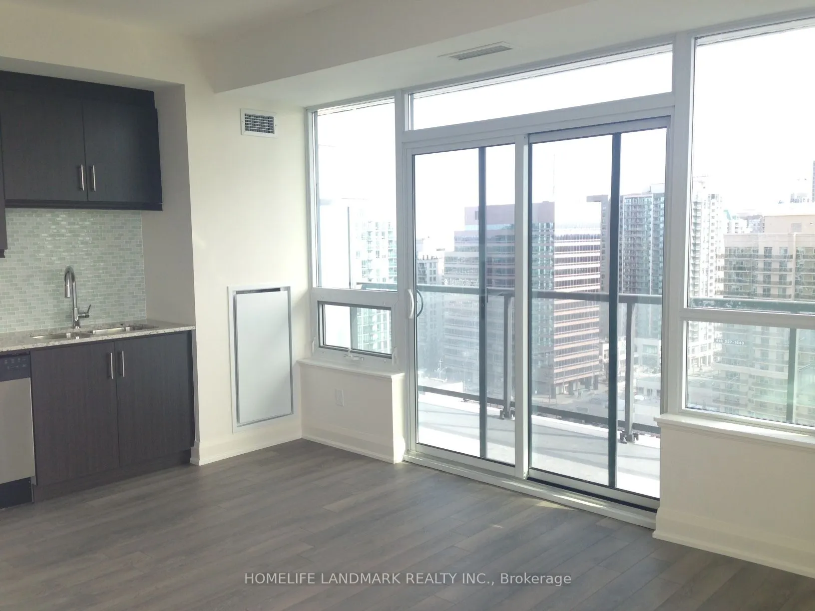 68 Canterbury Place, #1905