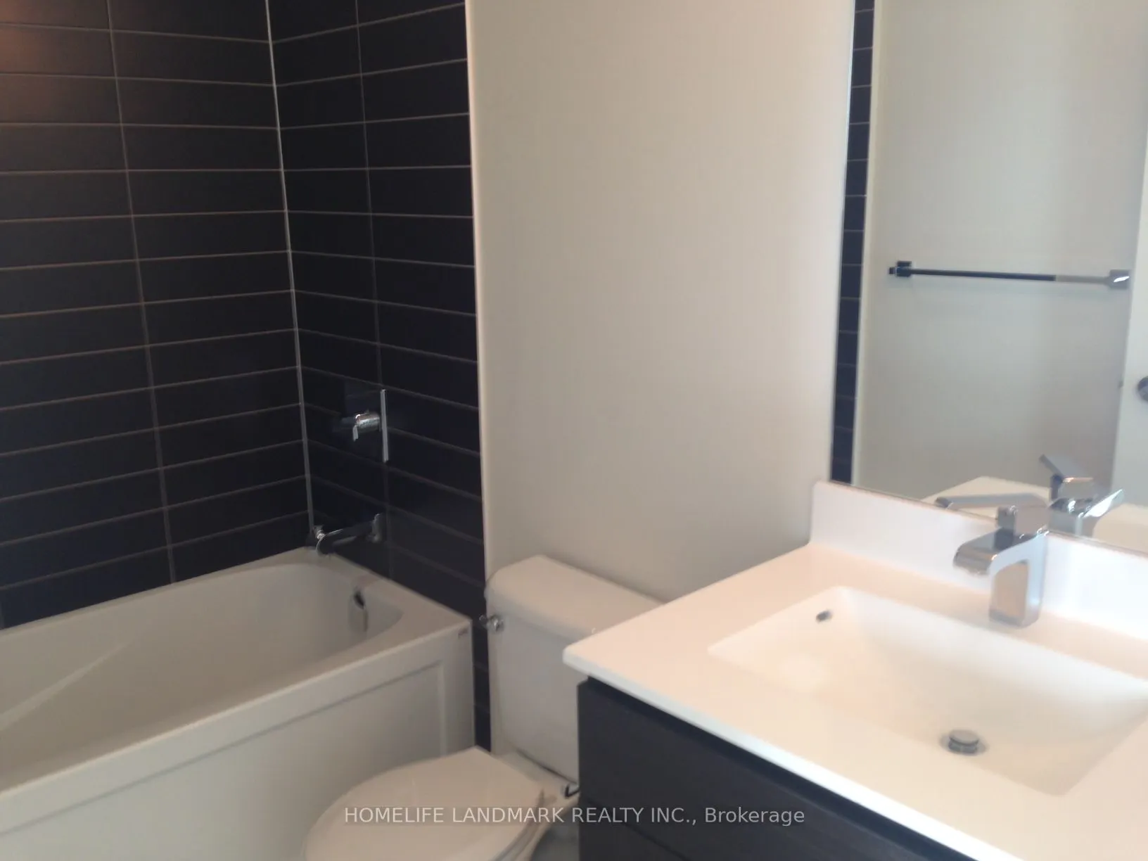 68 Canterbury Place, #1905