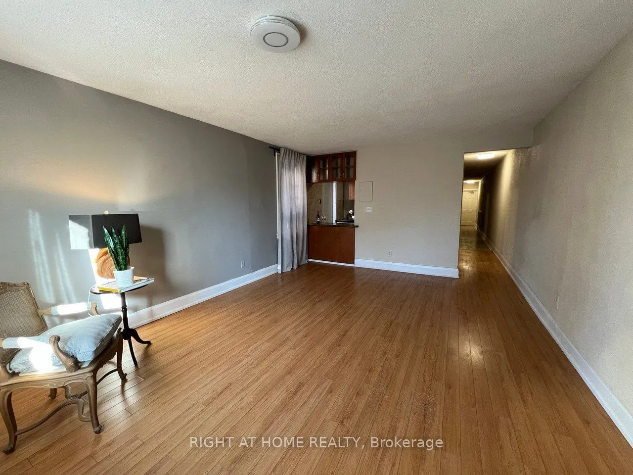 128 Avenue Road, #2