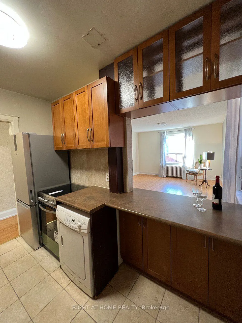 128 Avenue Road, #2