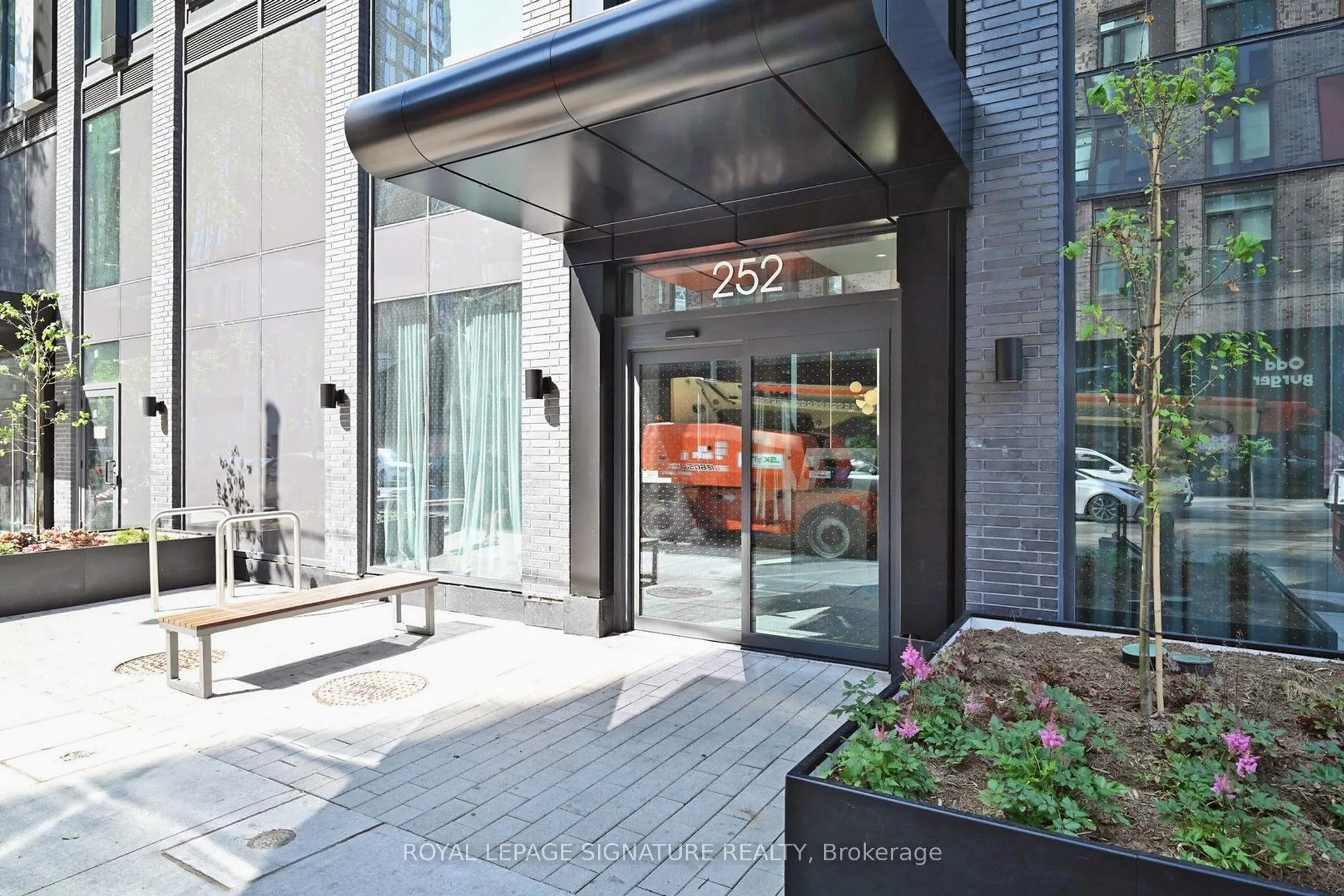 252 Church Street, #1905