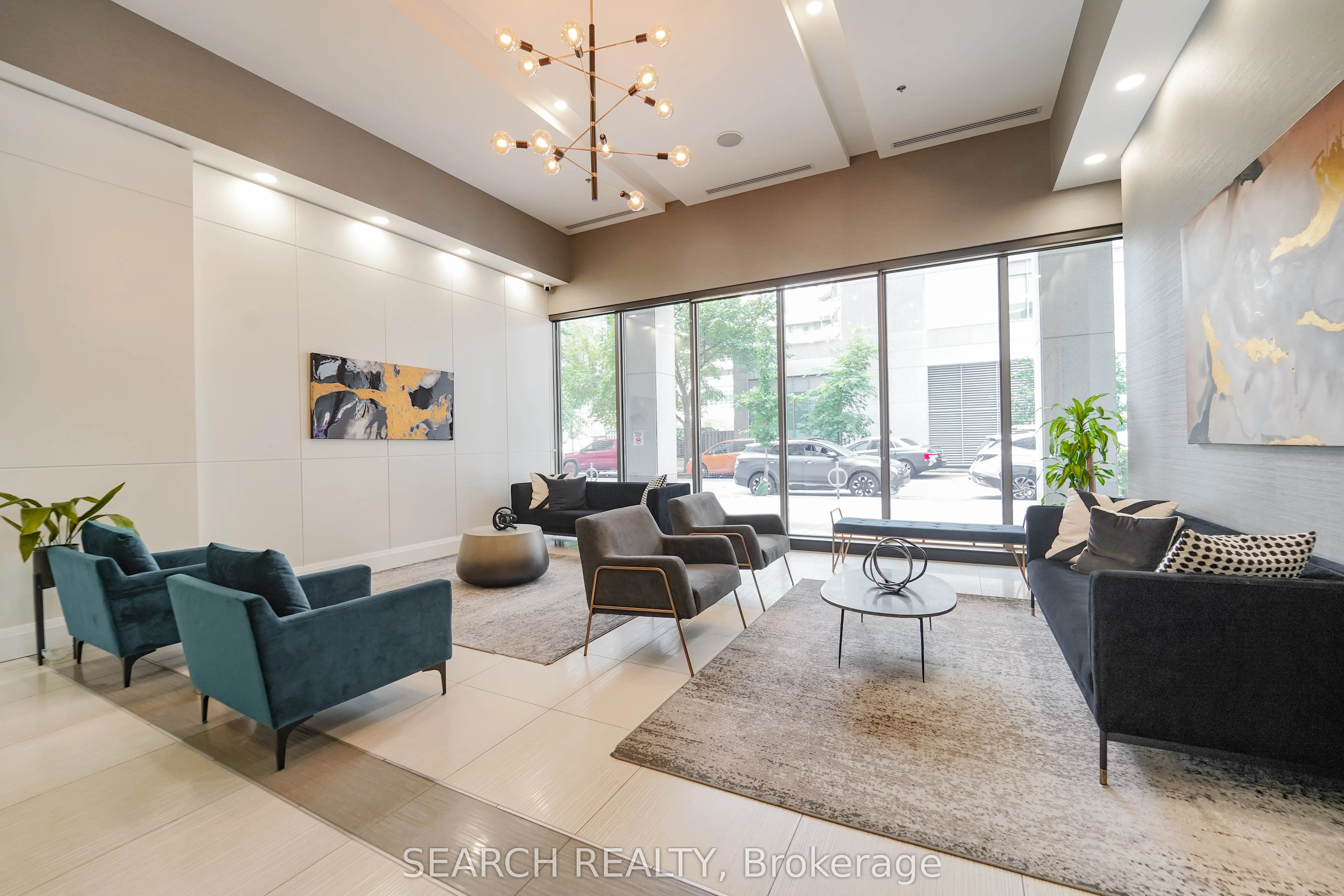 19 Grand Trunk Crescent, #201
