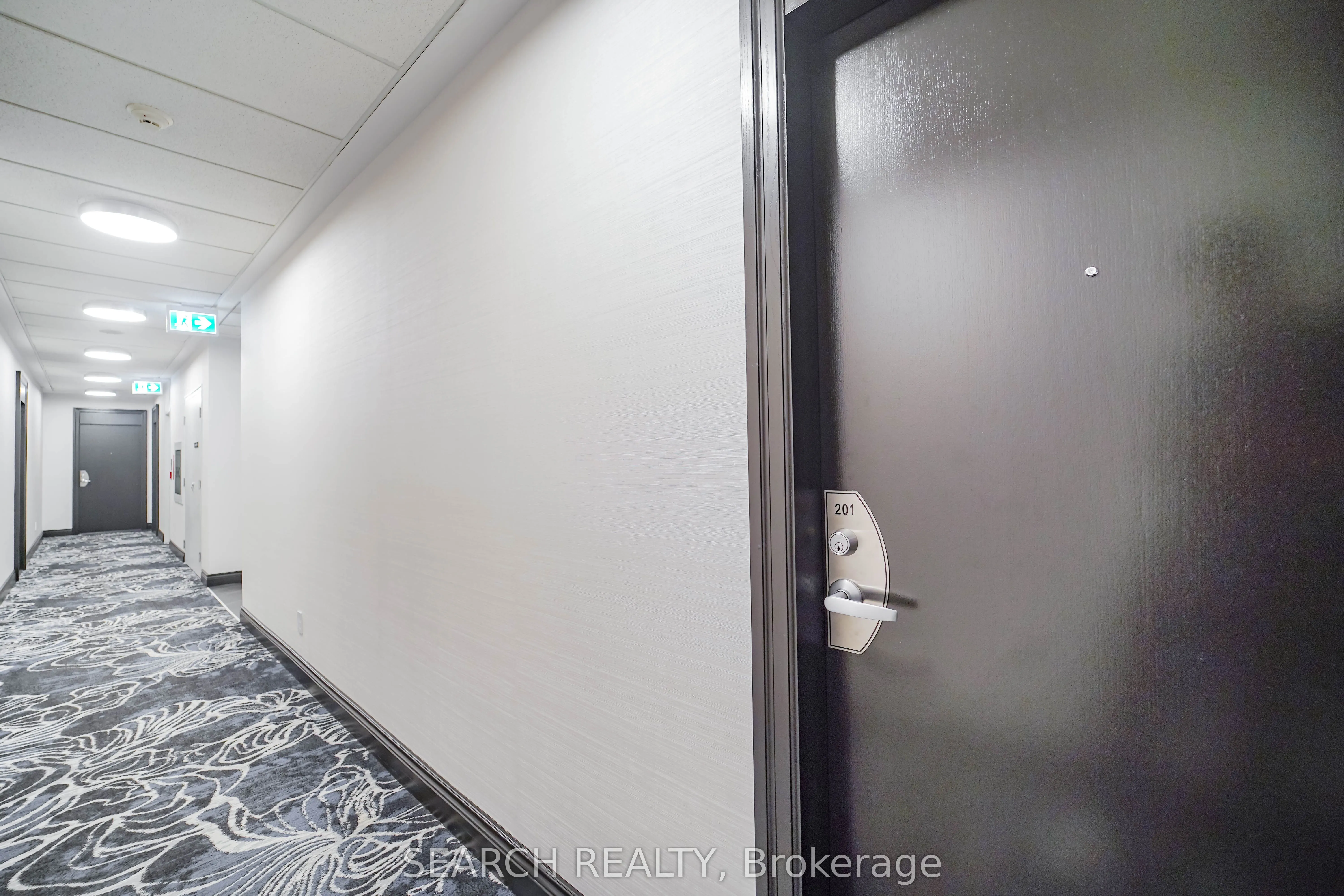 19 Grand Trunk Crescent, #201