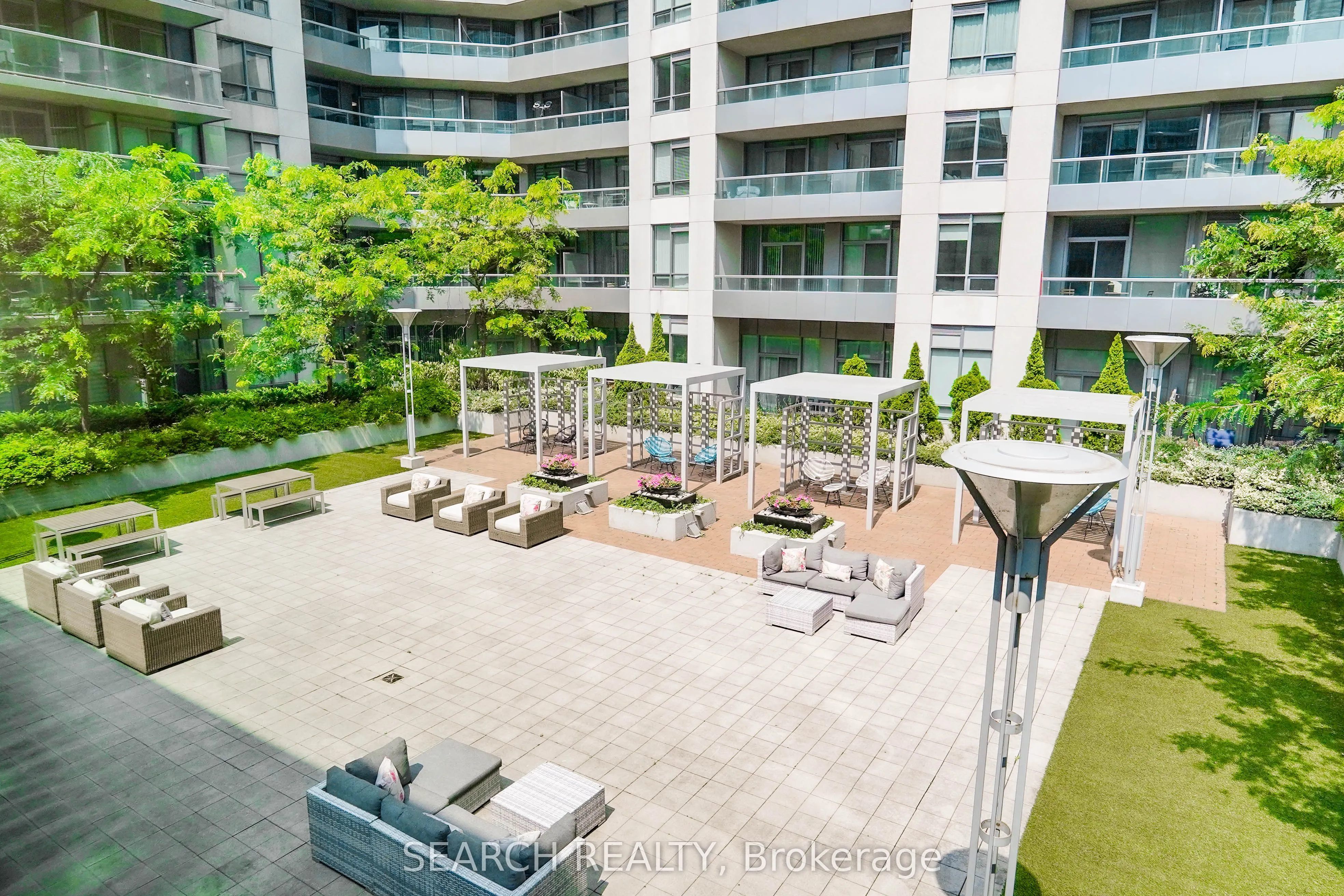 19 Grand Trunk Crescent, #201