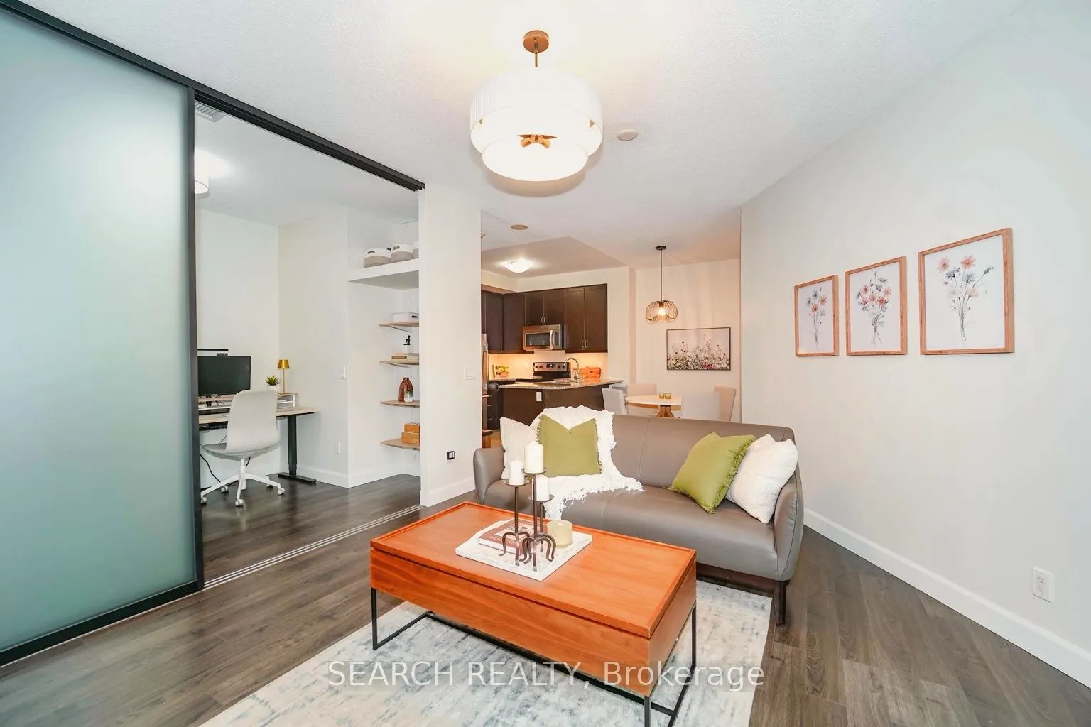 19 Grand Trunk Crescent, #201