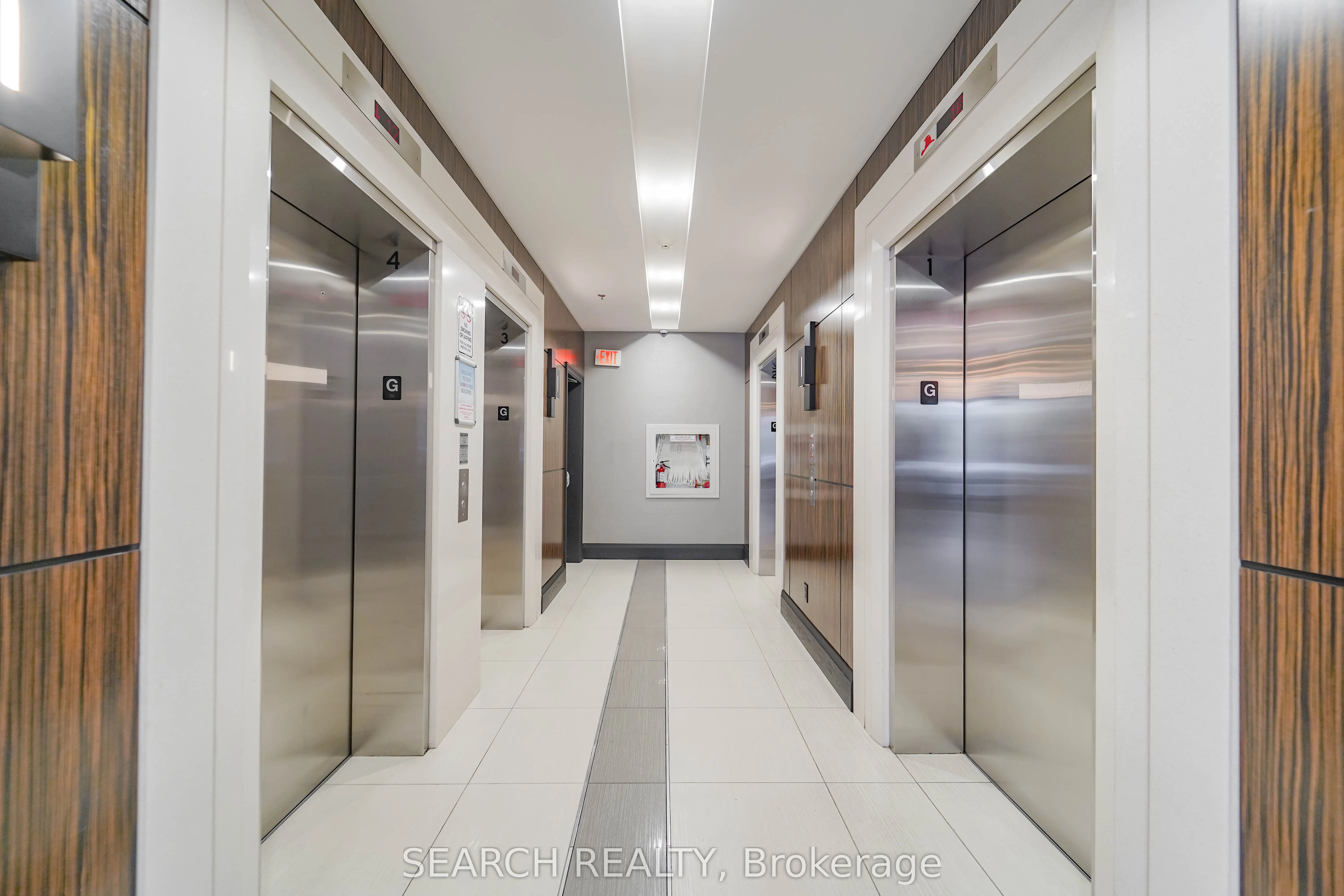 19 Grand Trunk Crescent, #201