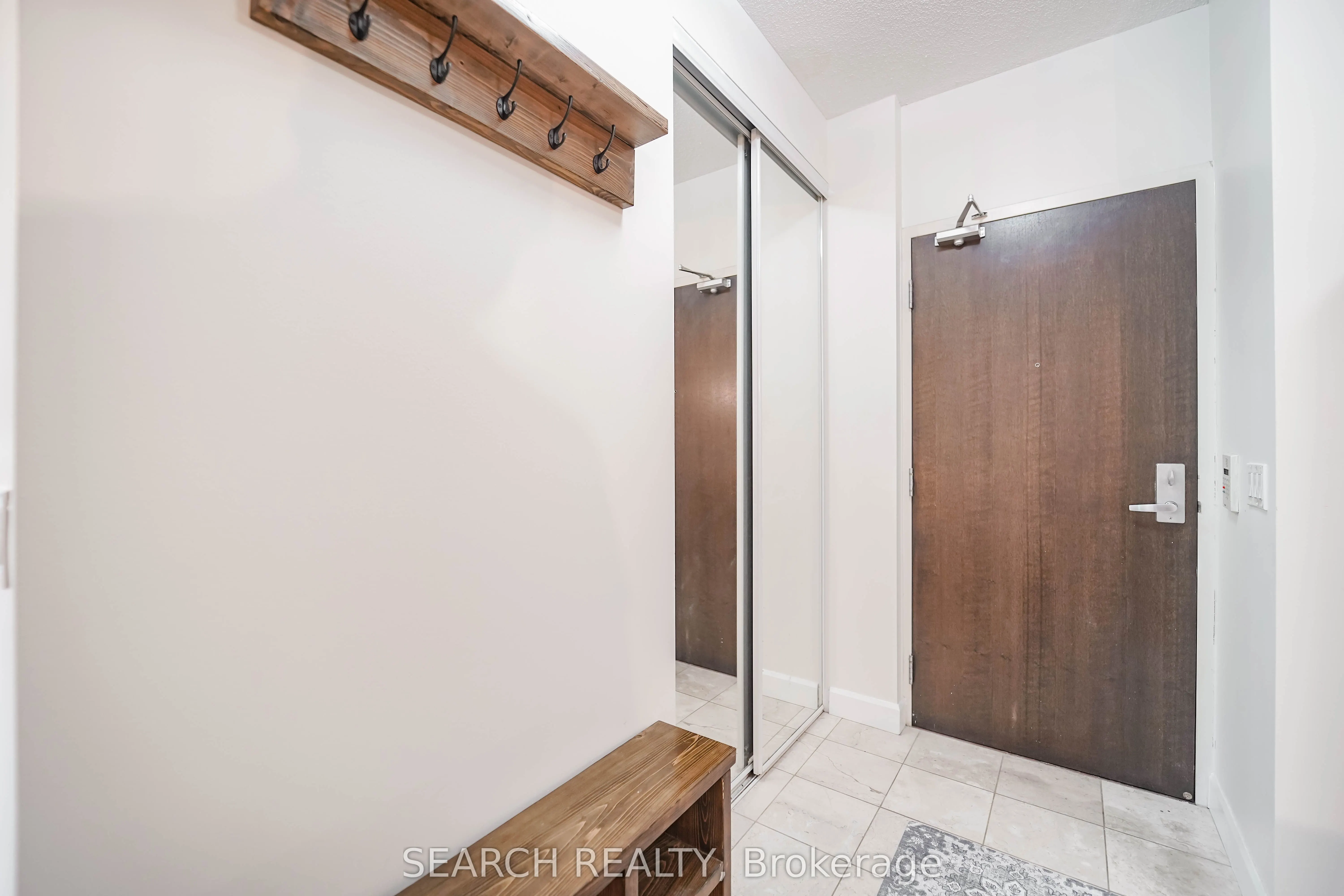 19 Grand Trunk Crescent, #201