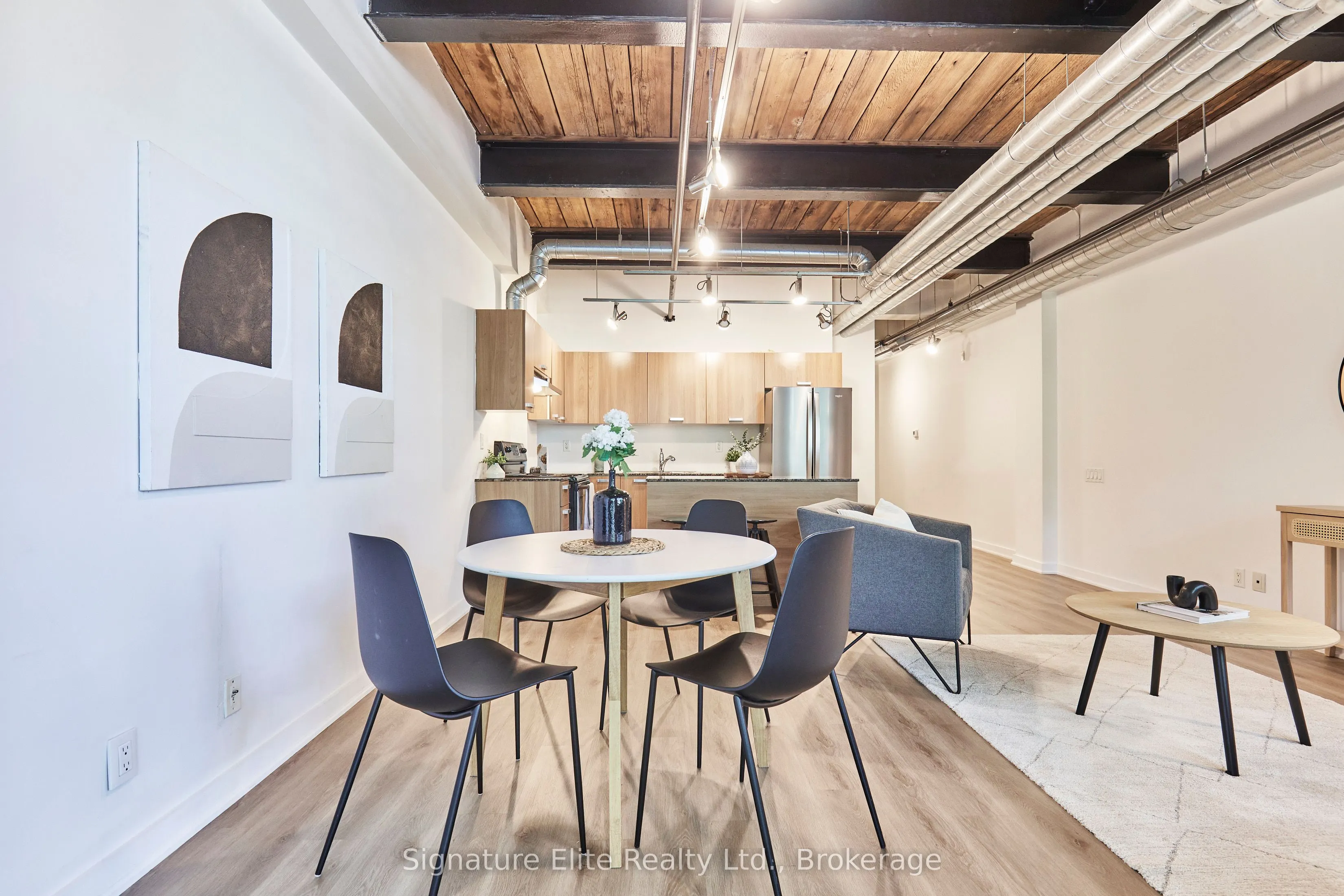 43 Hanna Avenue, #207