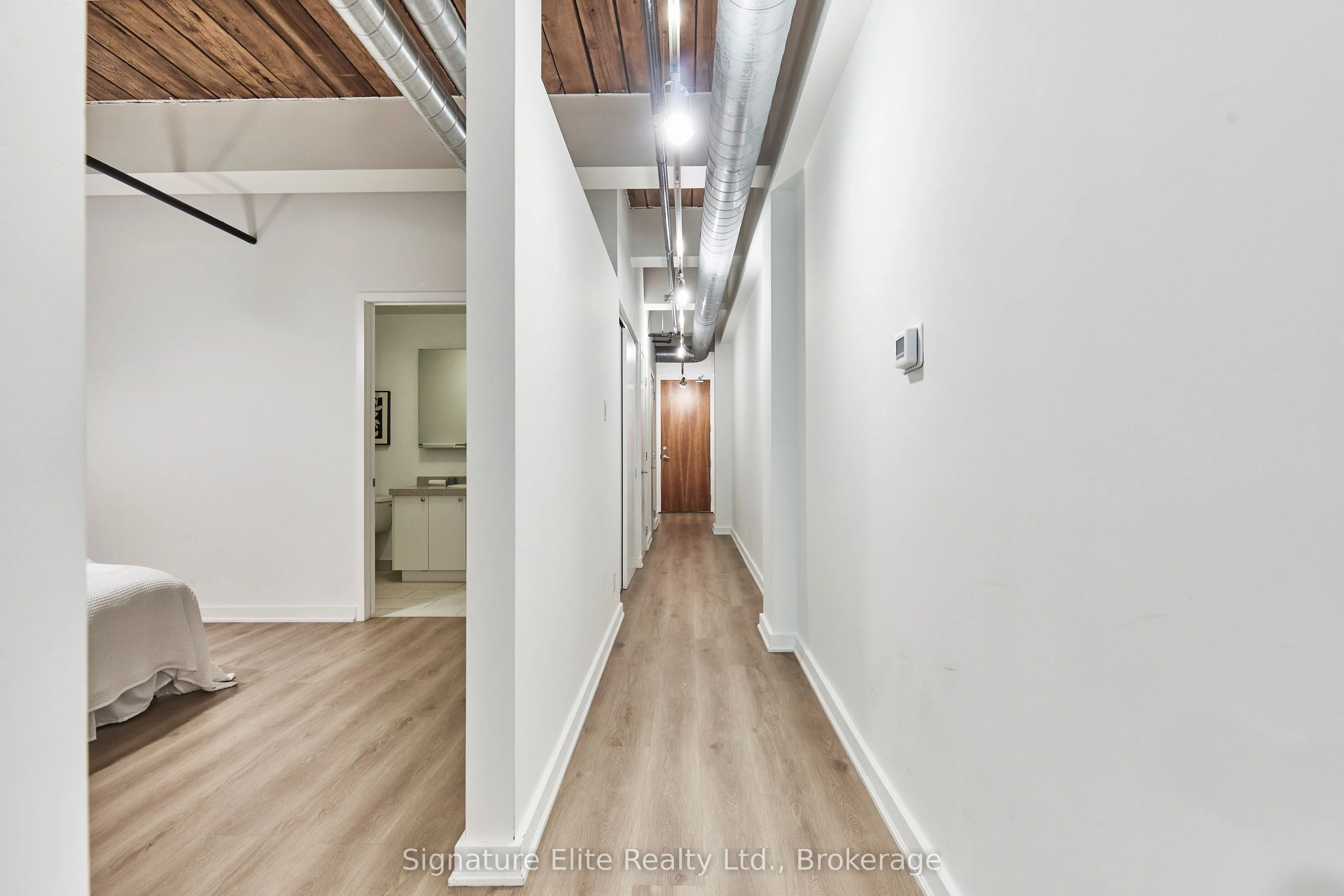 43 Hanna Avenue, #207