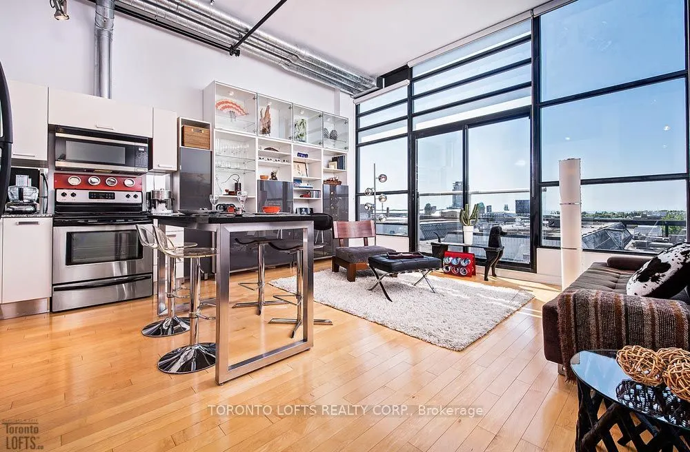 43 Hanna Avenue, #516