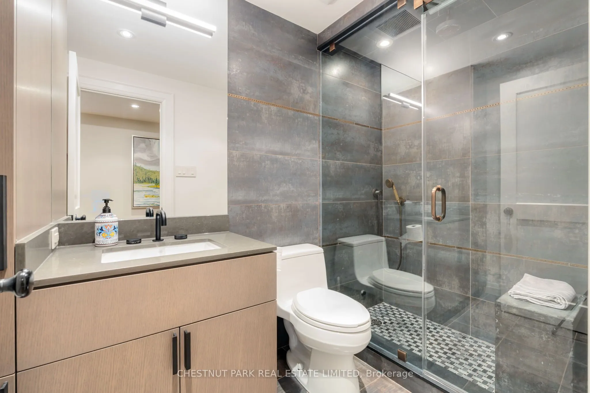 84 Oriole Road, #3
