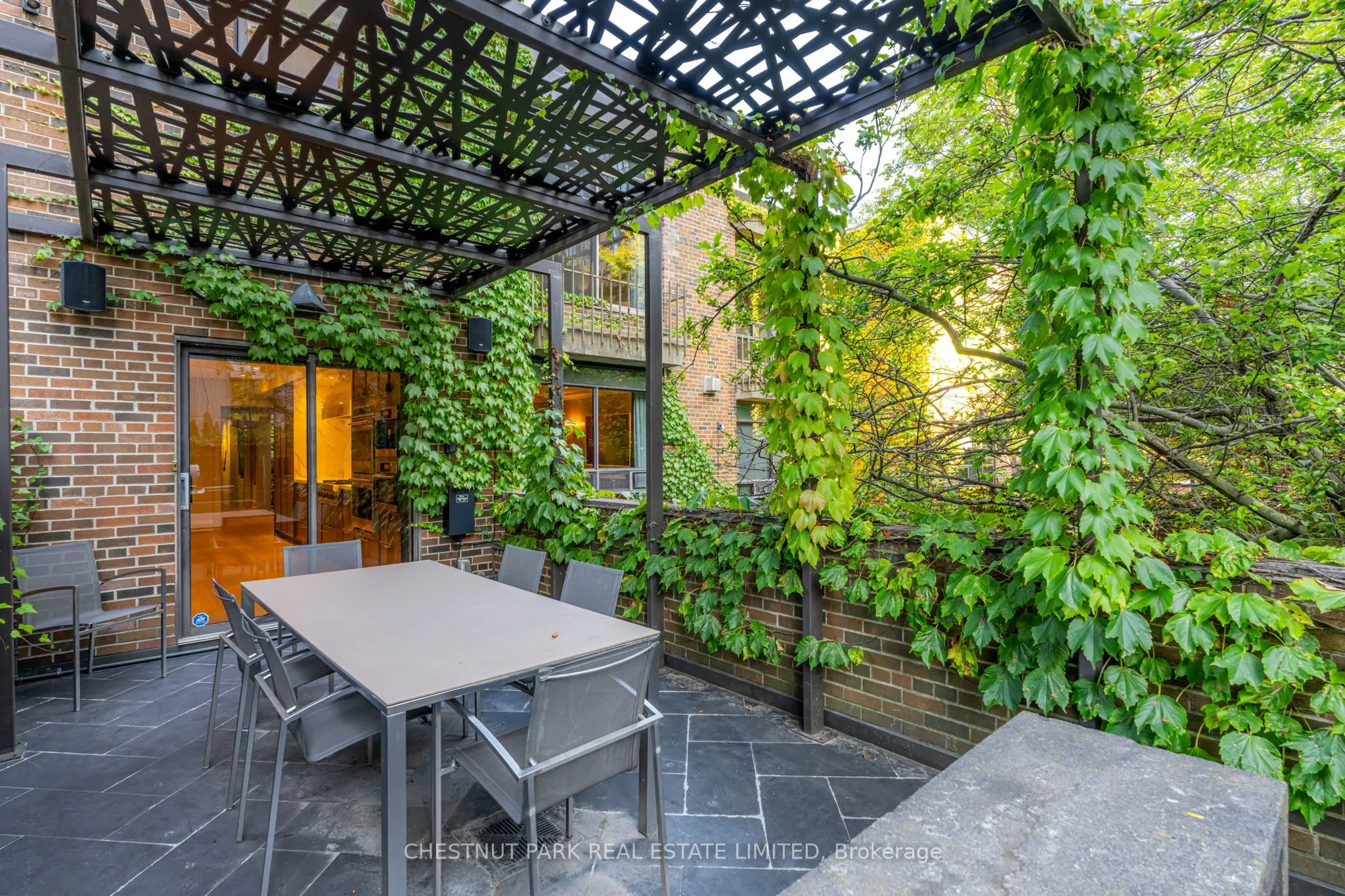 84 Oriole Road, #3