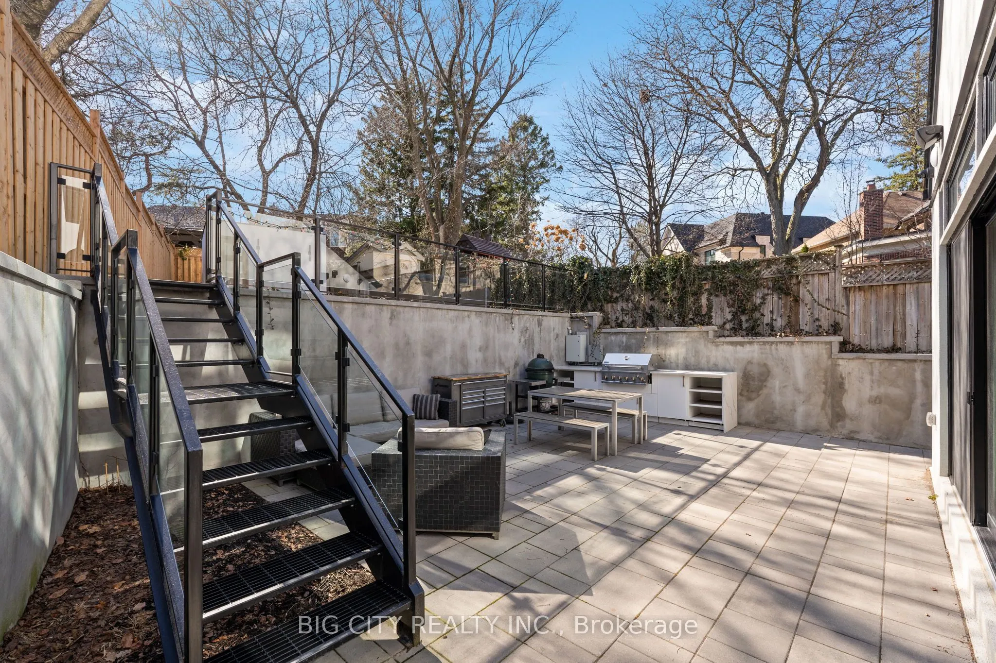 75 Lawrence Crescent