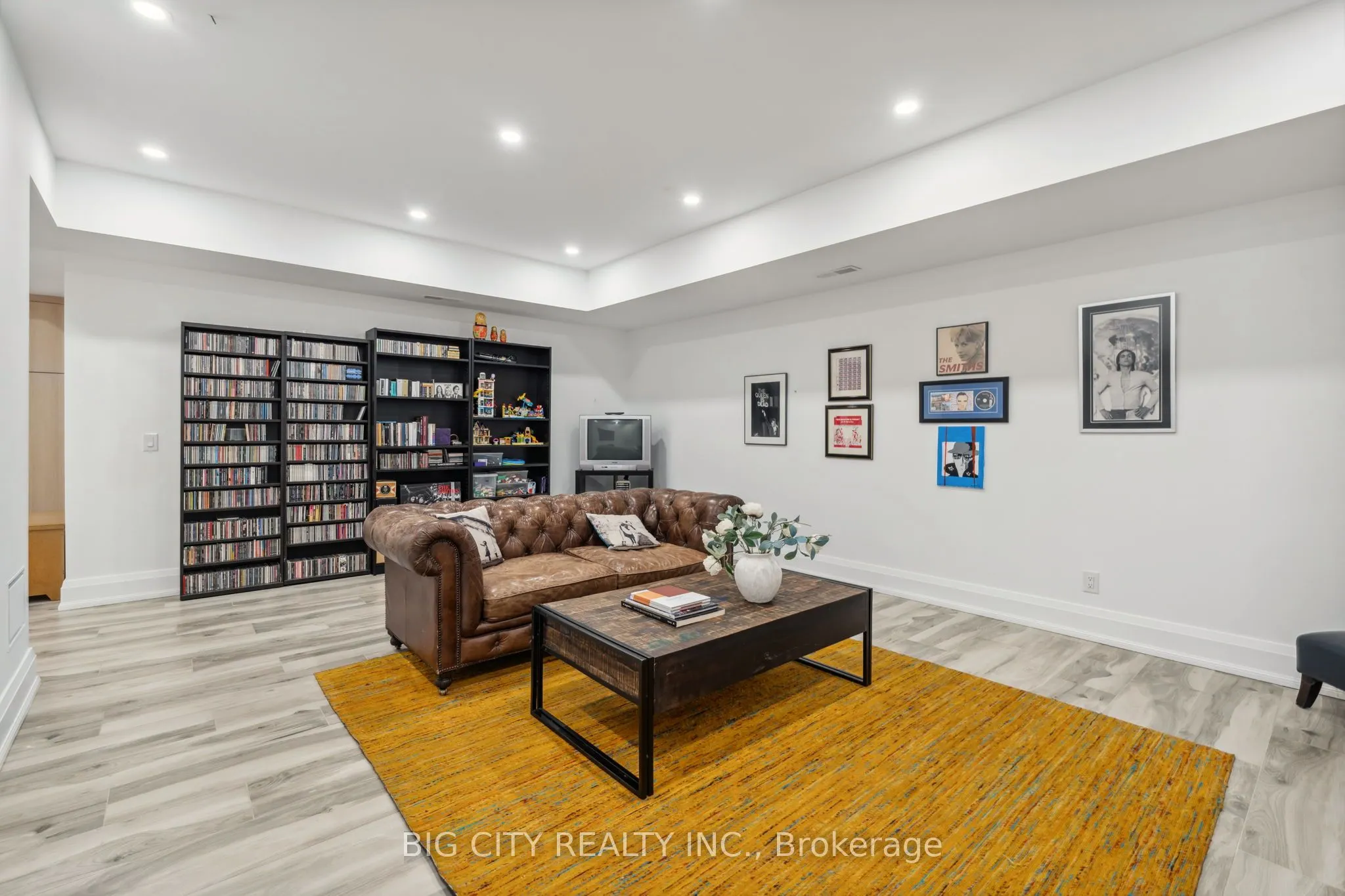 75 Lawrence Crescent