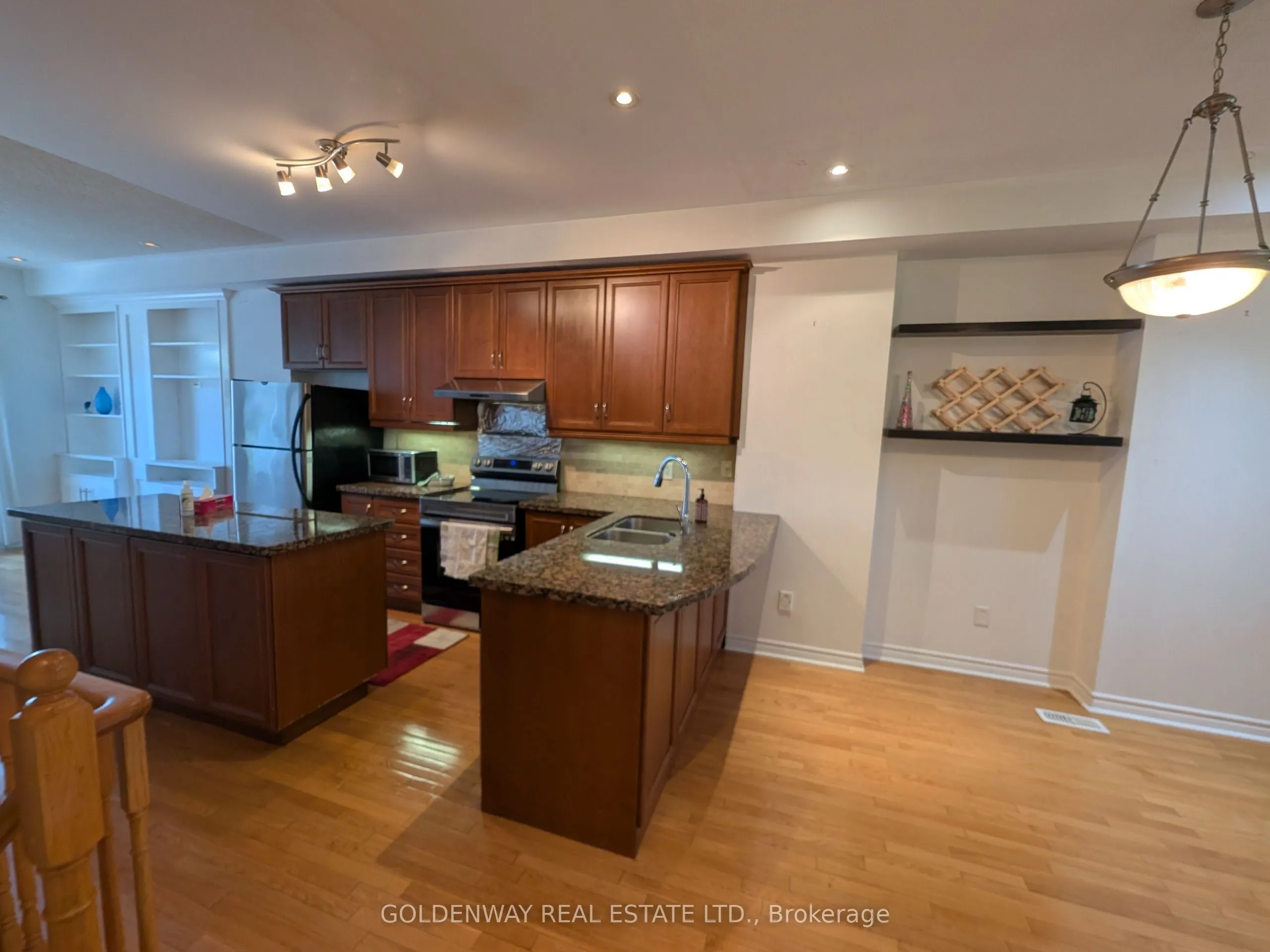 132A Finch Avenue W