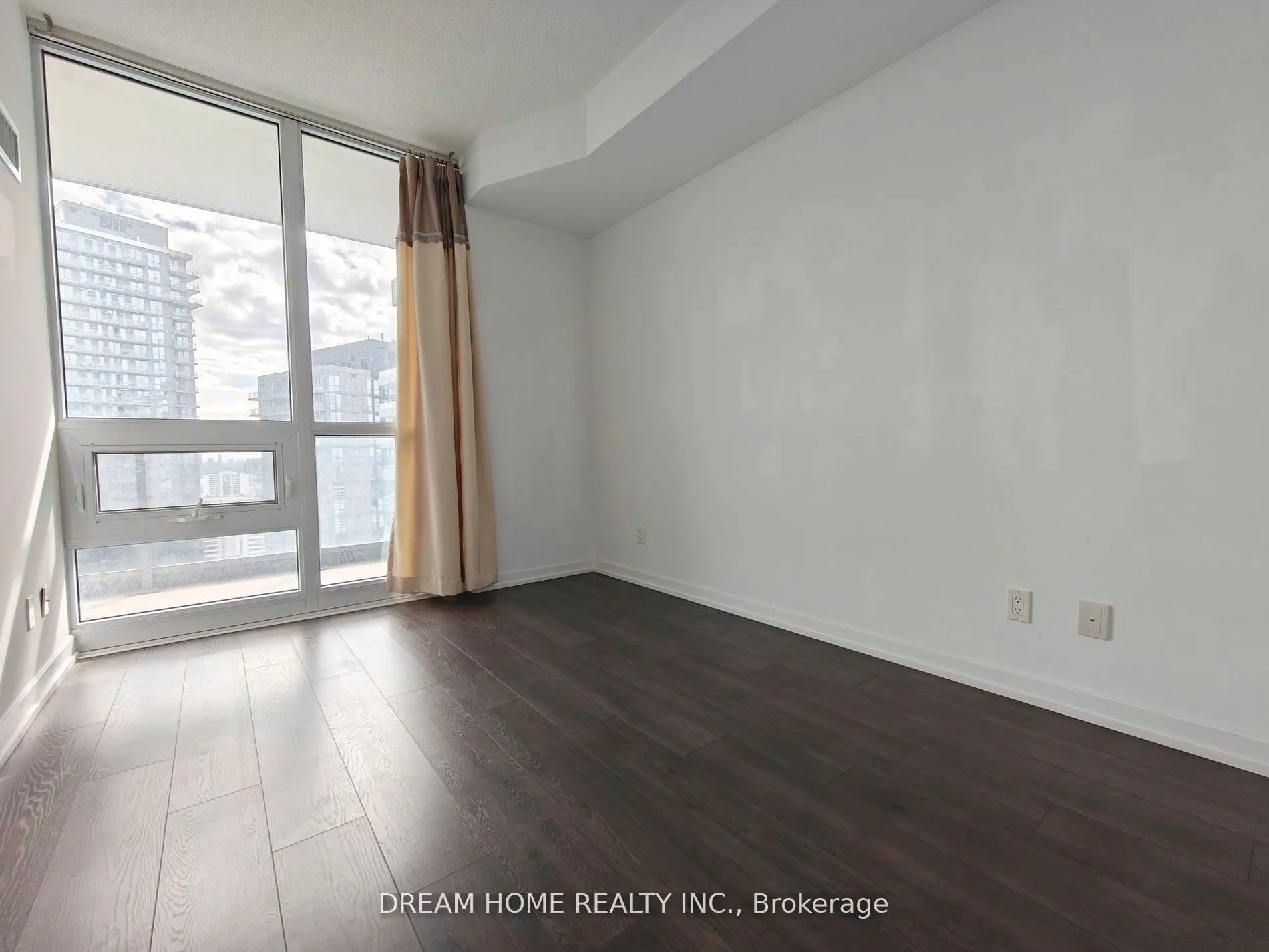 56 Forest Manor Road, #2102