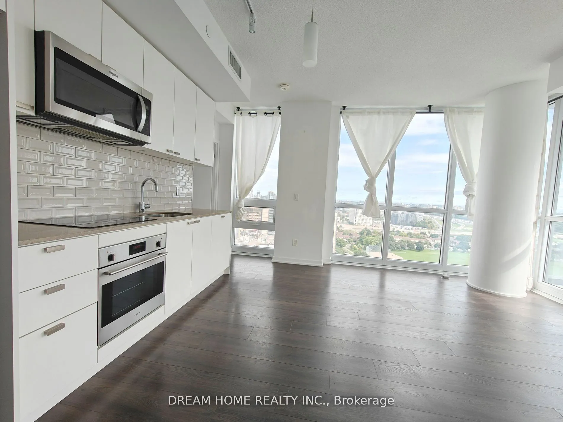 56 Forest Manor Road, #2102