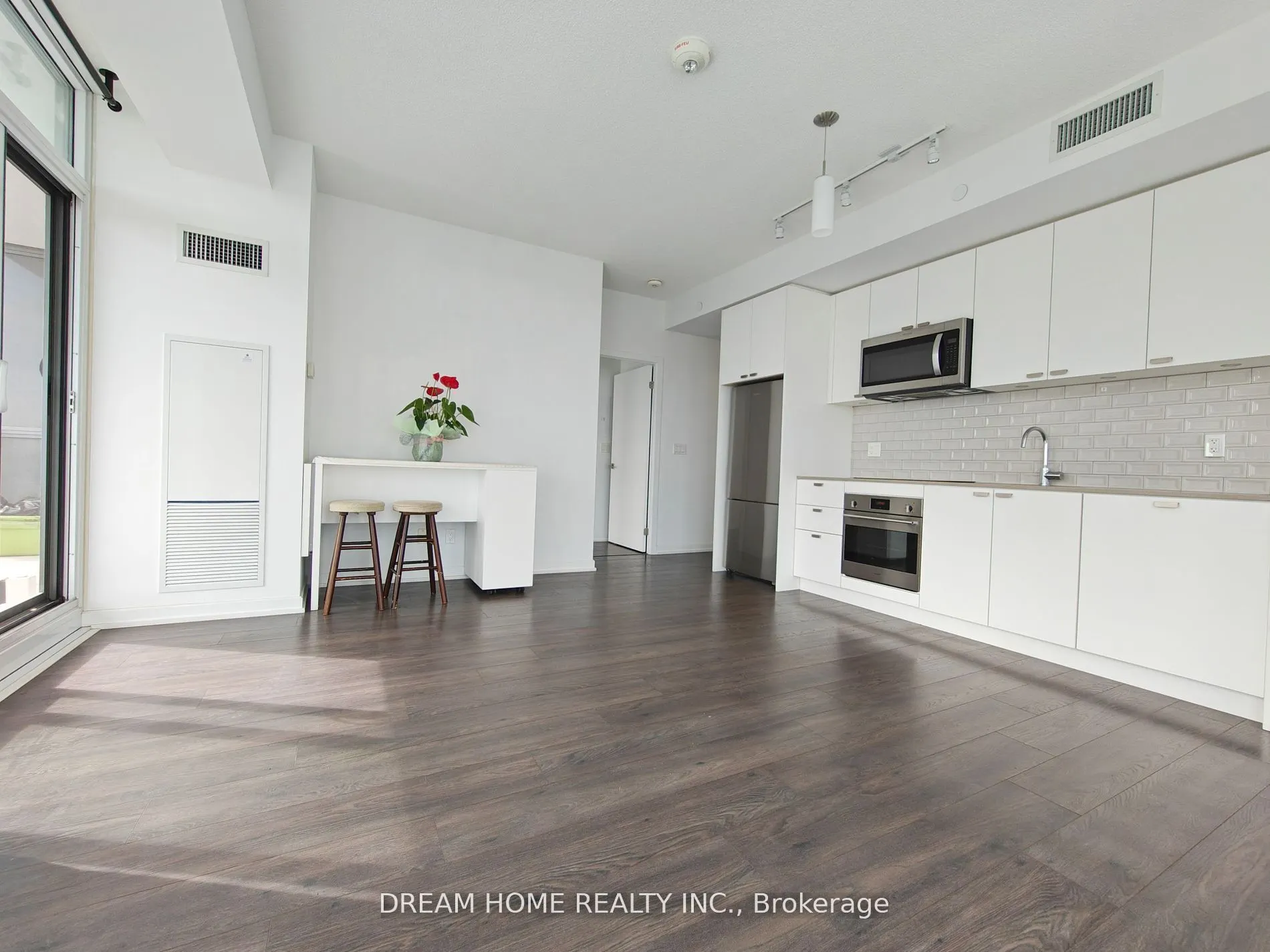 56 Forest Manor Road, #2102