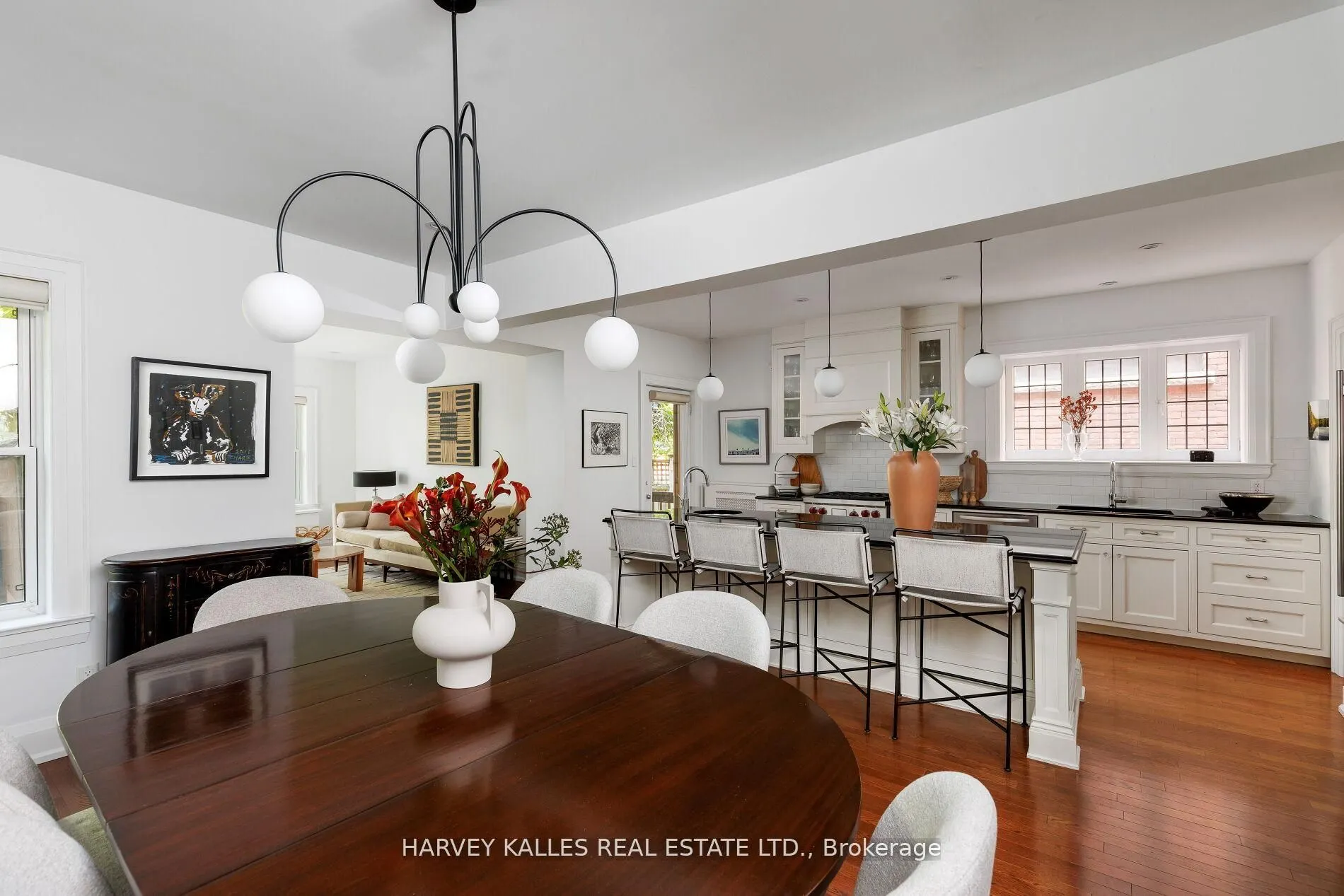 8 Edgewood Crescent