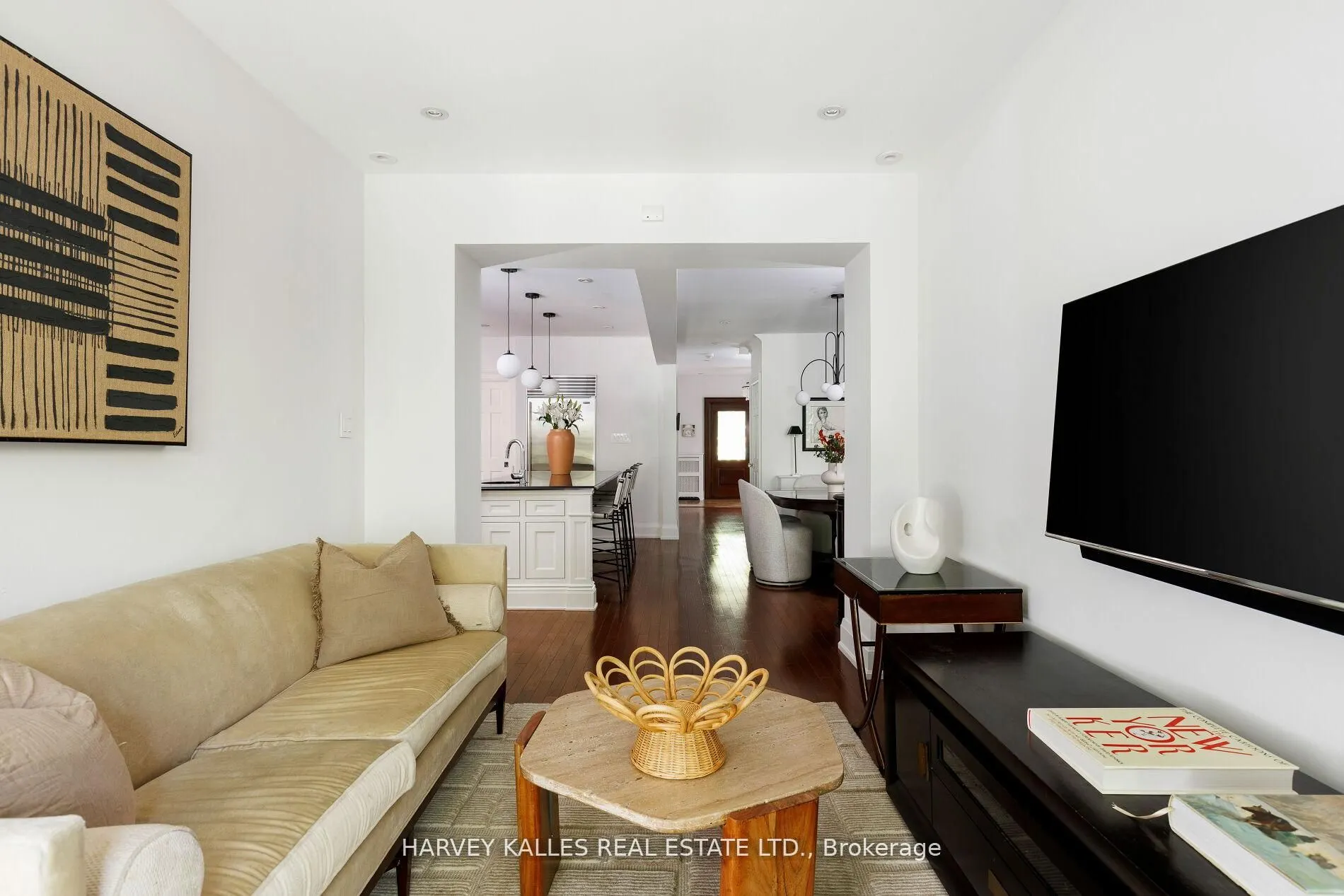 8 Edgewood Crescent