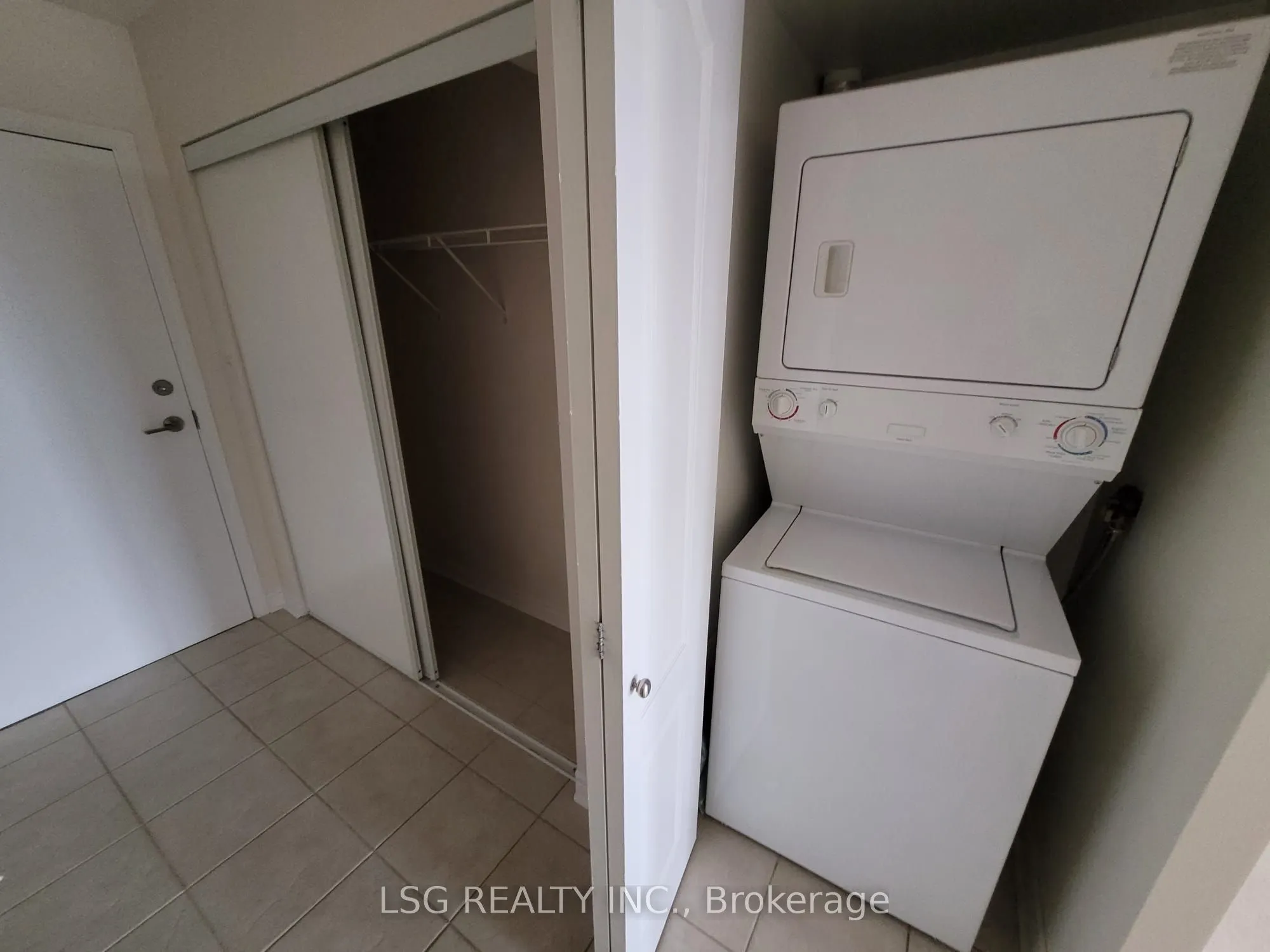 8 Rean Drive, #906