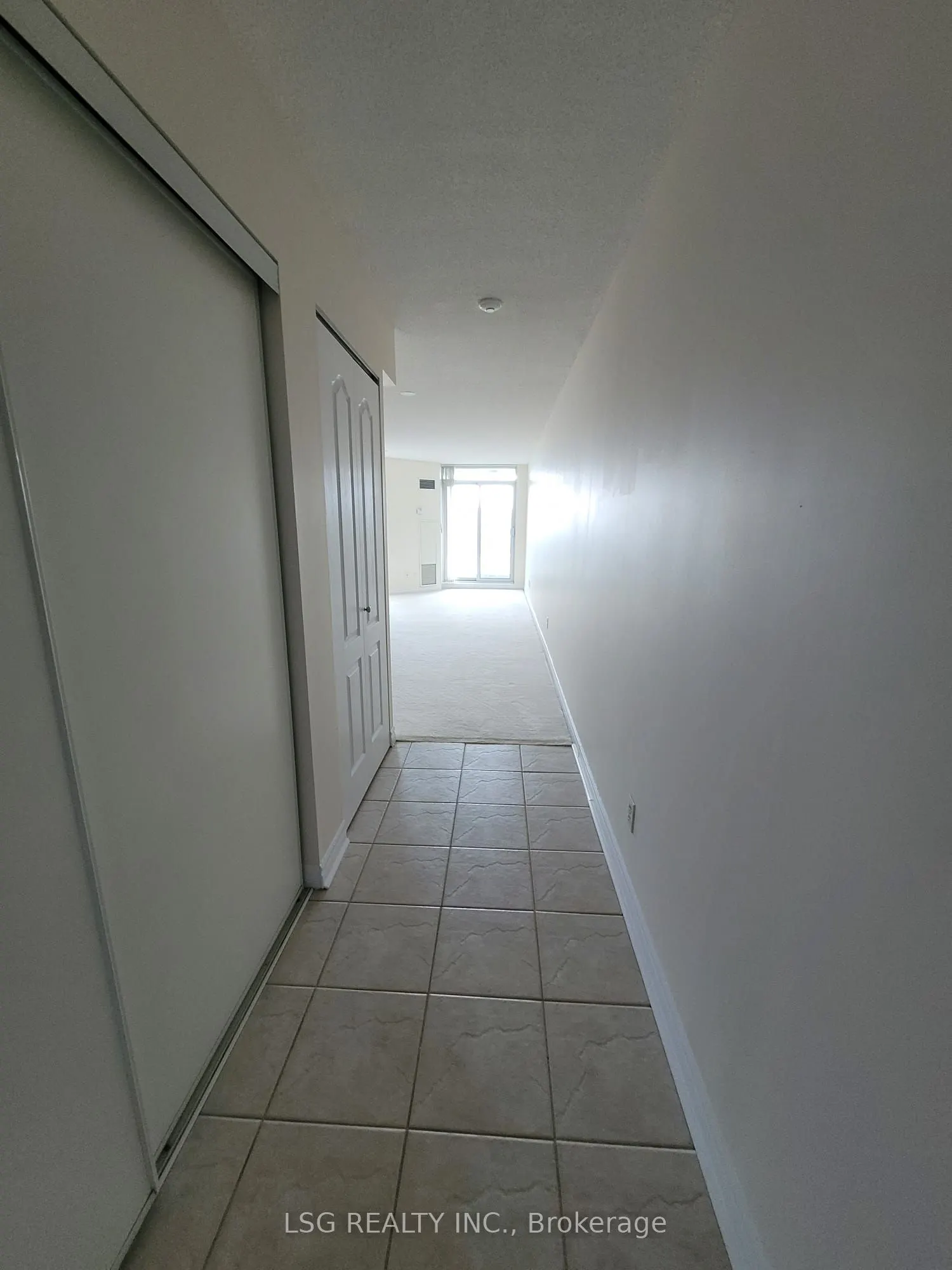 8 Rean Drive, #906