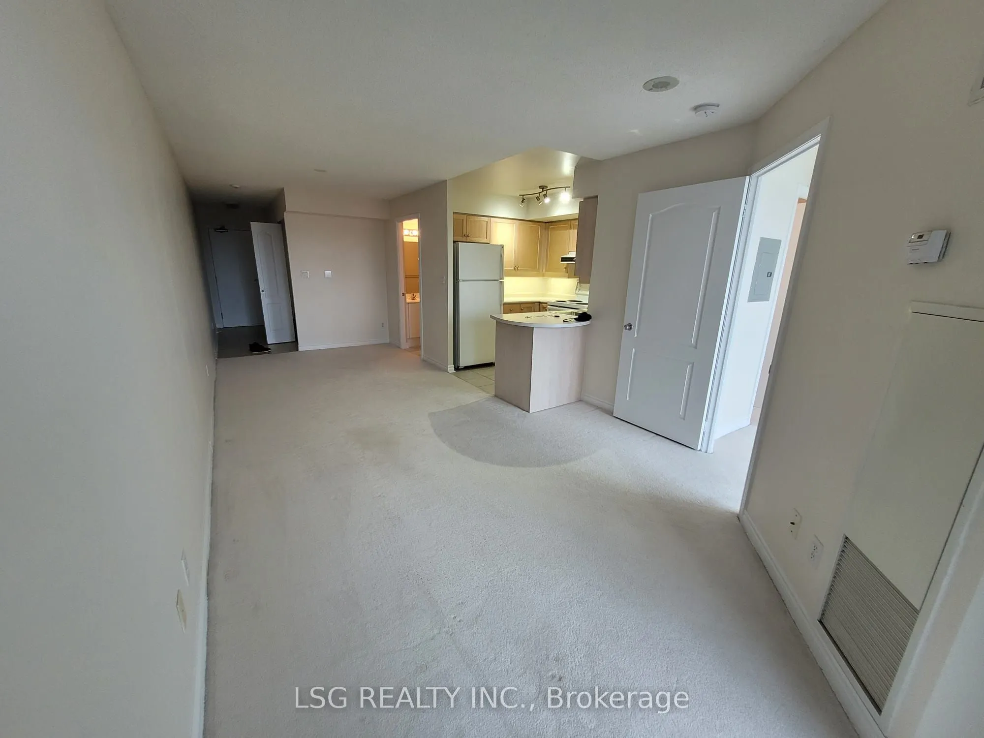8 Rean Drive, #906