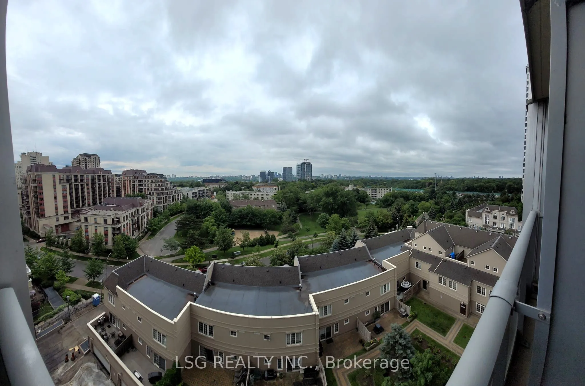 8 Rean Drive, #906