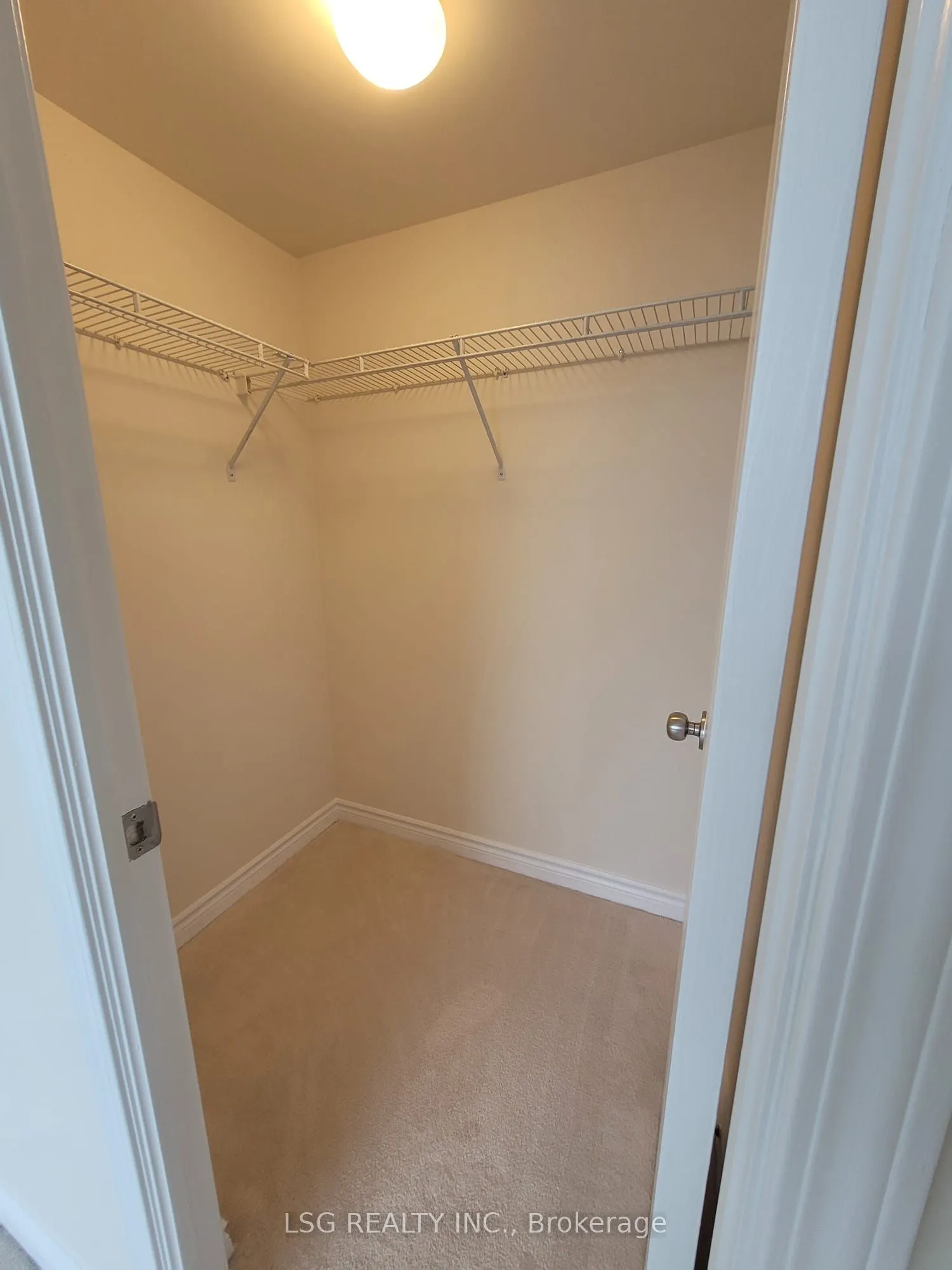 8 Rean Drive, #906