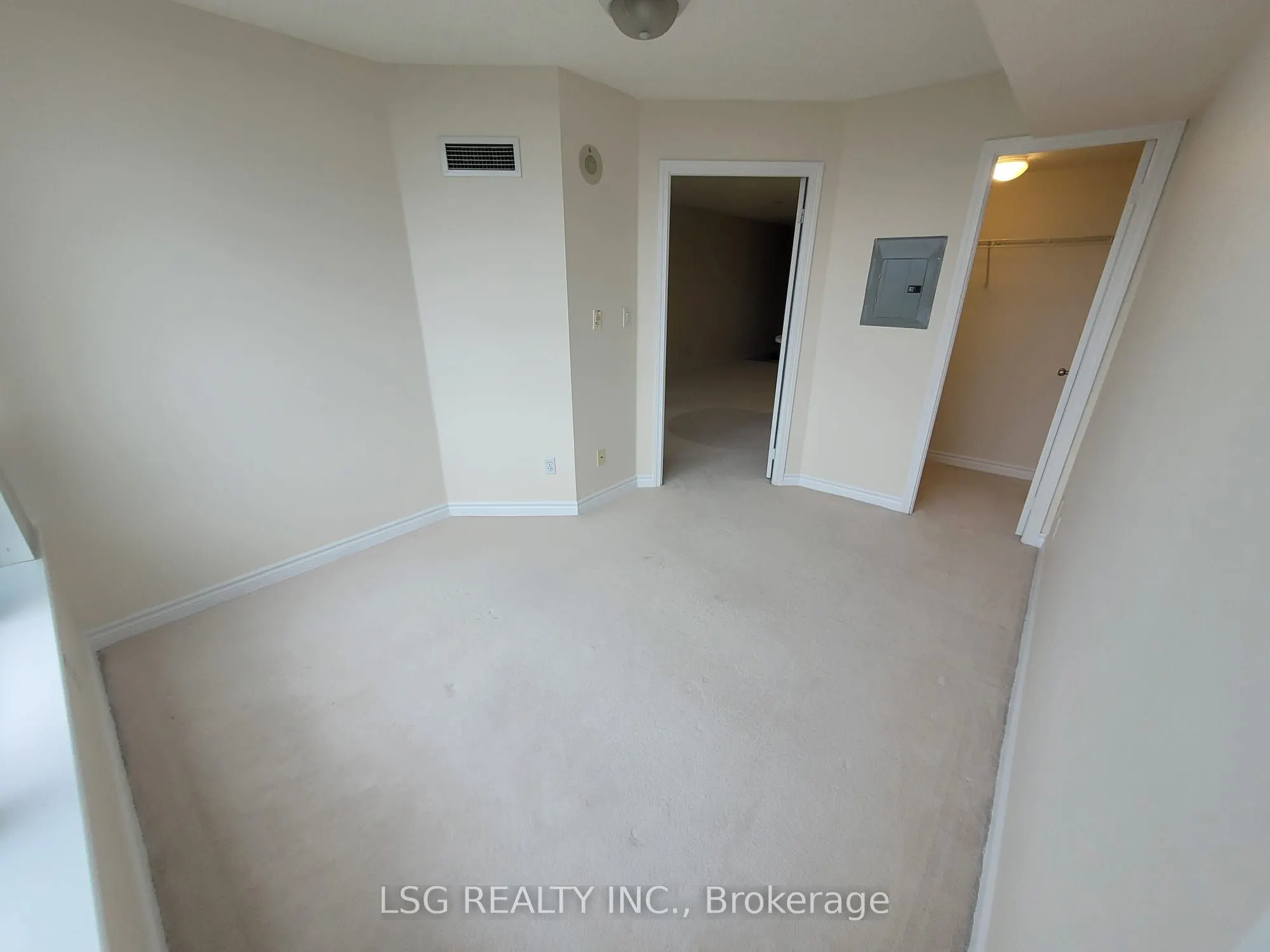 8 Rean Drive, #906