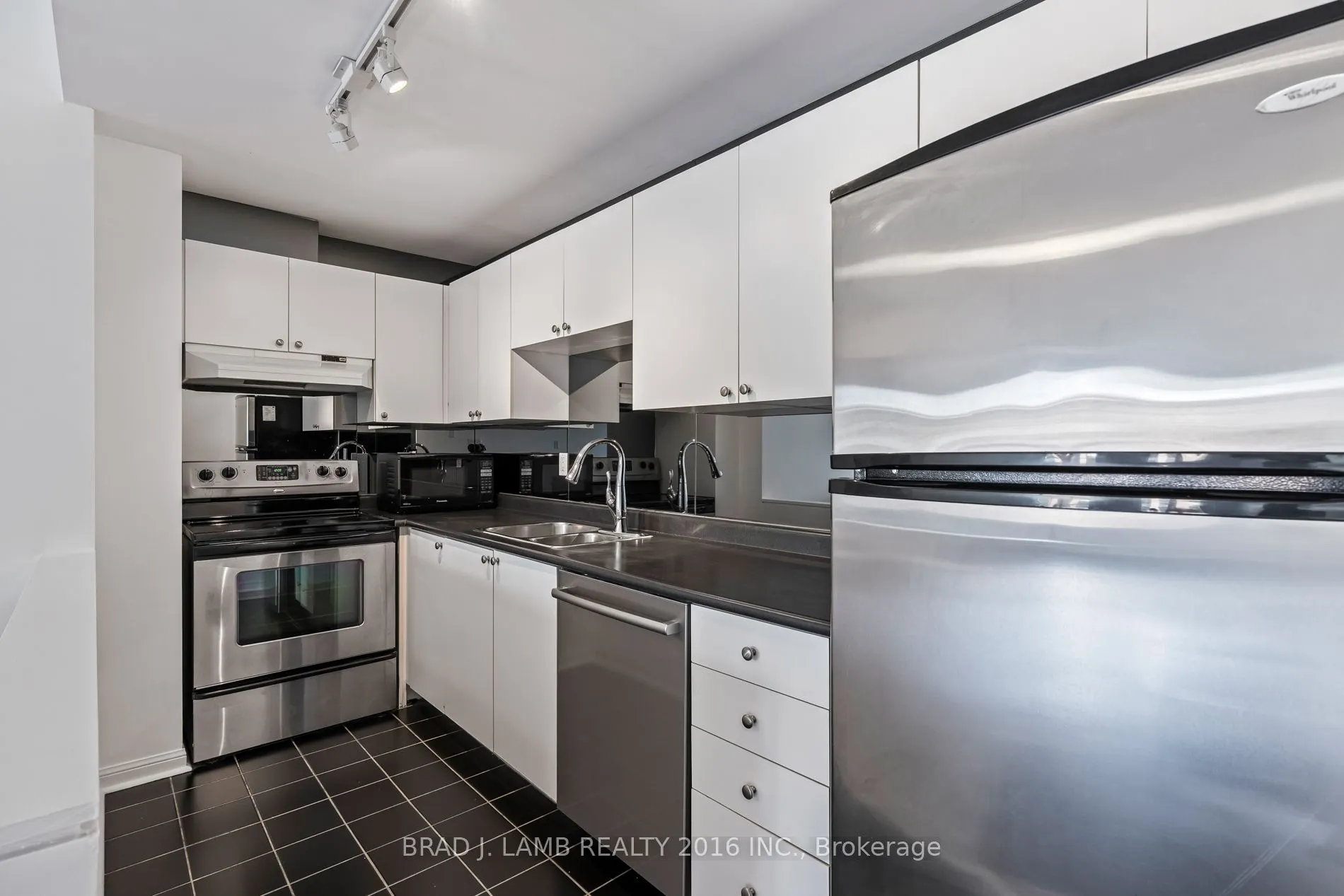 550 Front Street W, #428