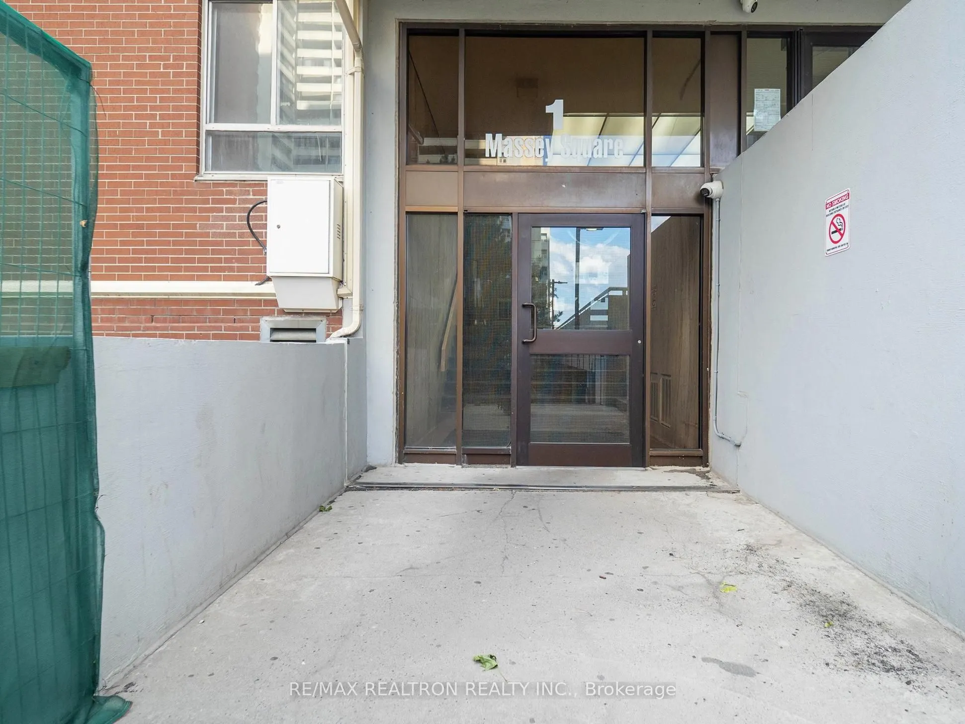 1 Massey Square, #2419