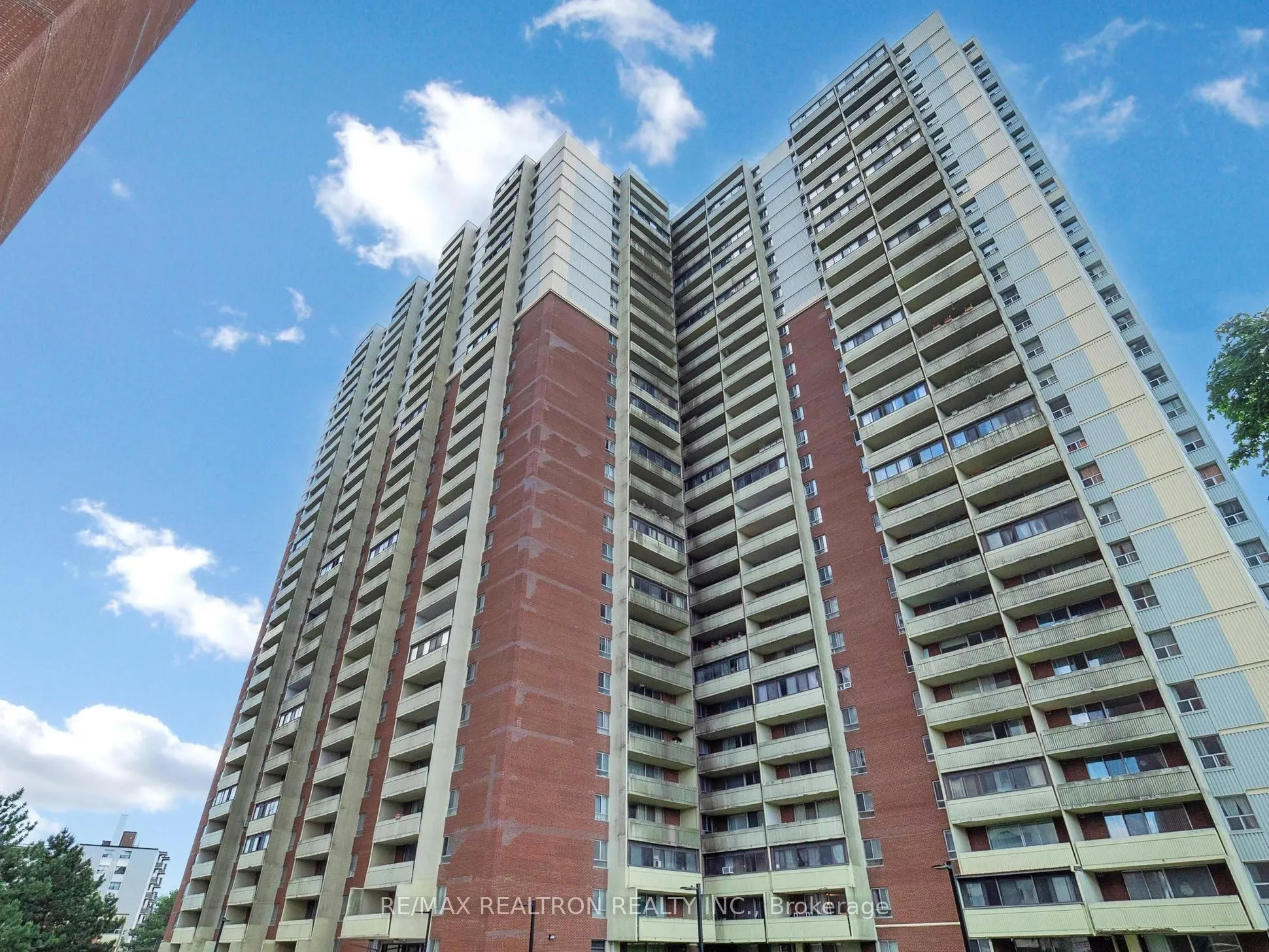 1 Massey Square, #2419