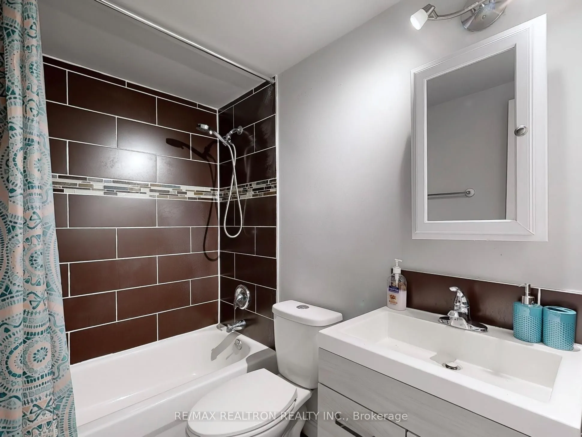 1 Massey Square, #2419