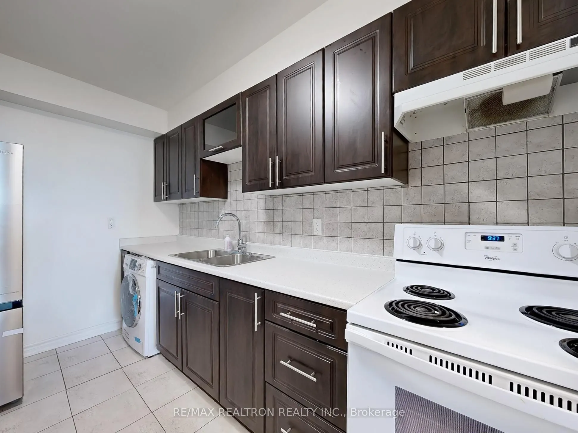 1 Massey Square, #2419