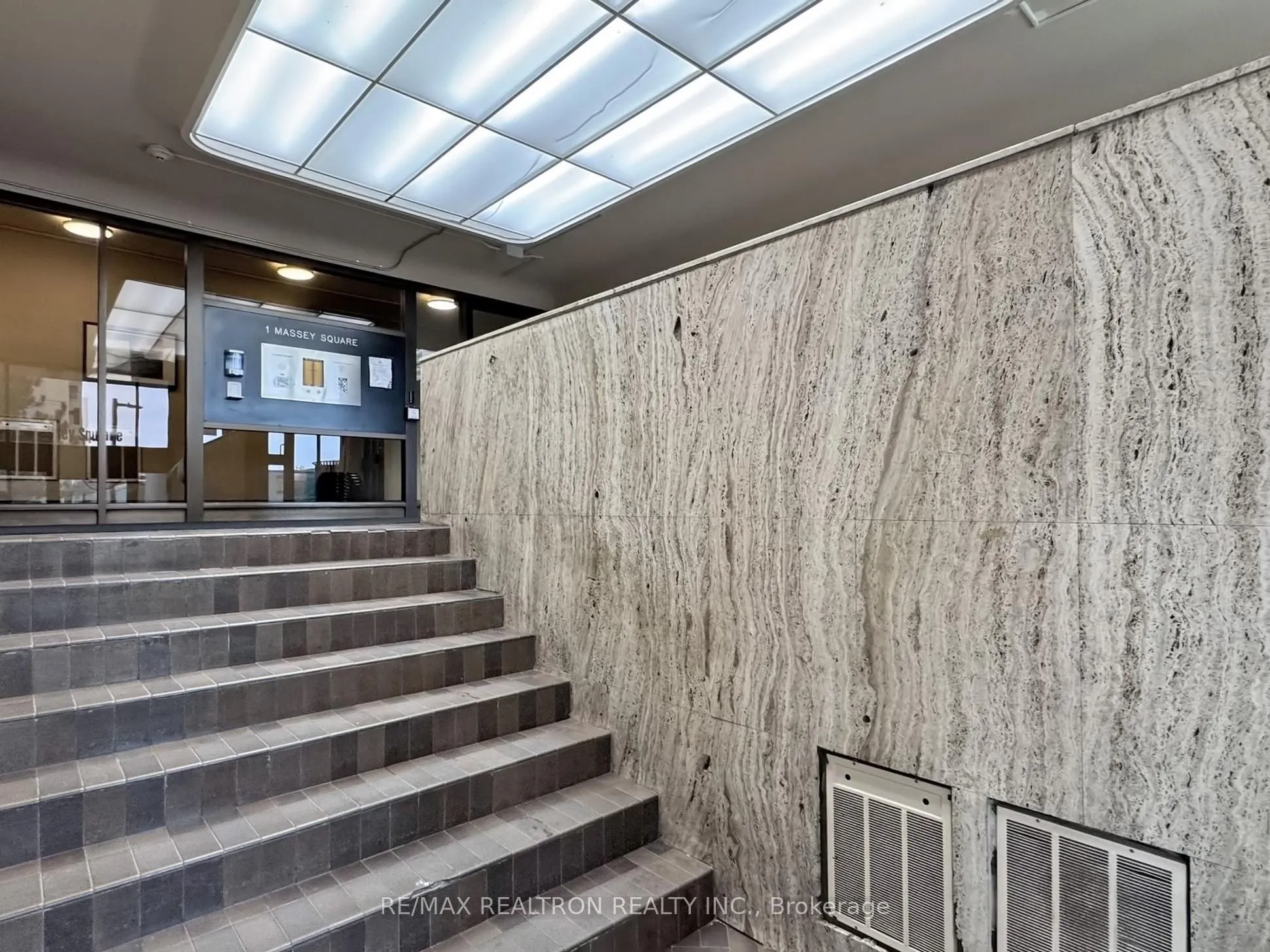 1 Massey Square, #2419