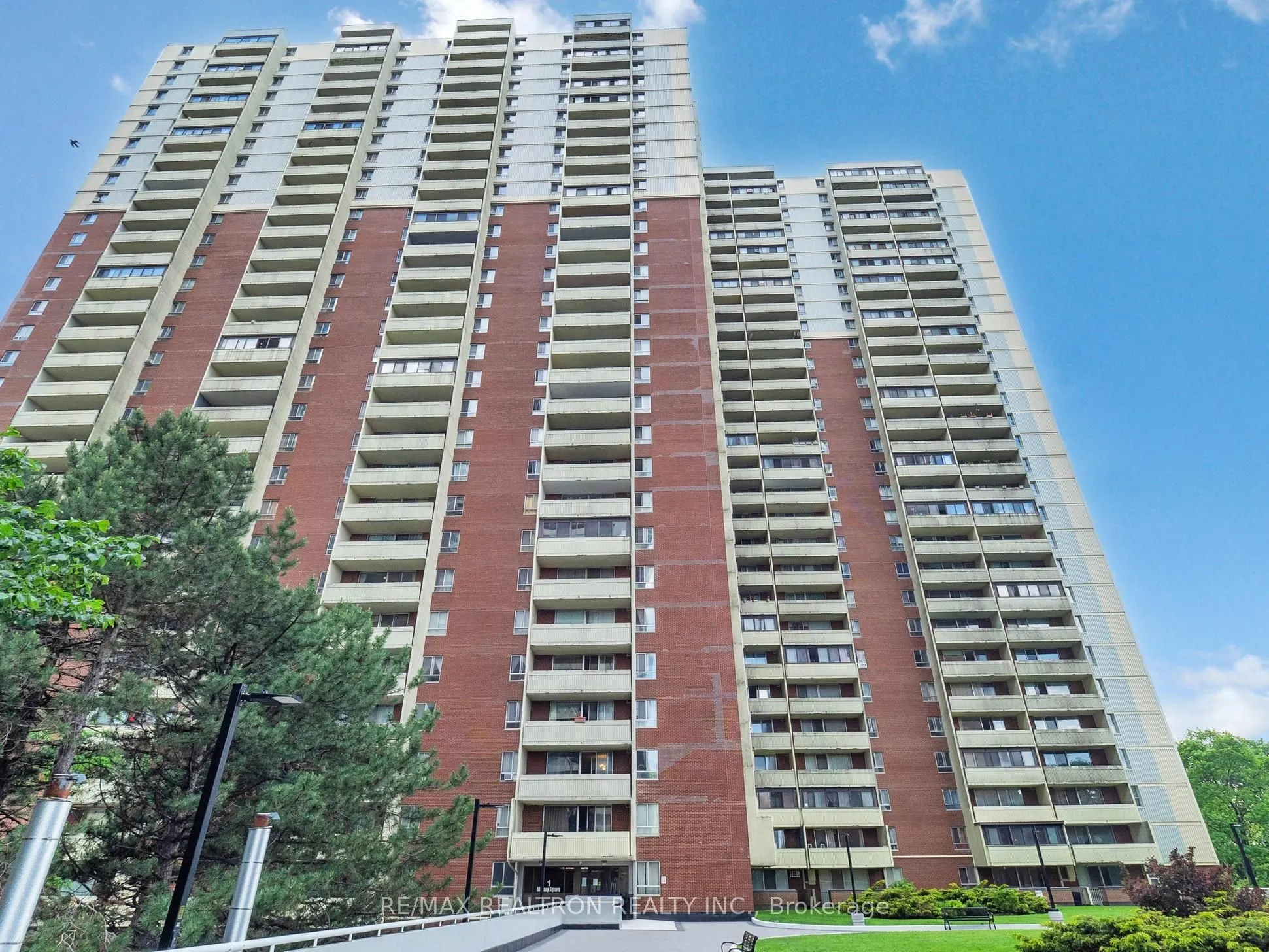 1 Massey Square, #2419