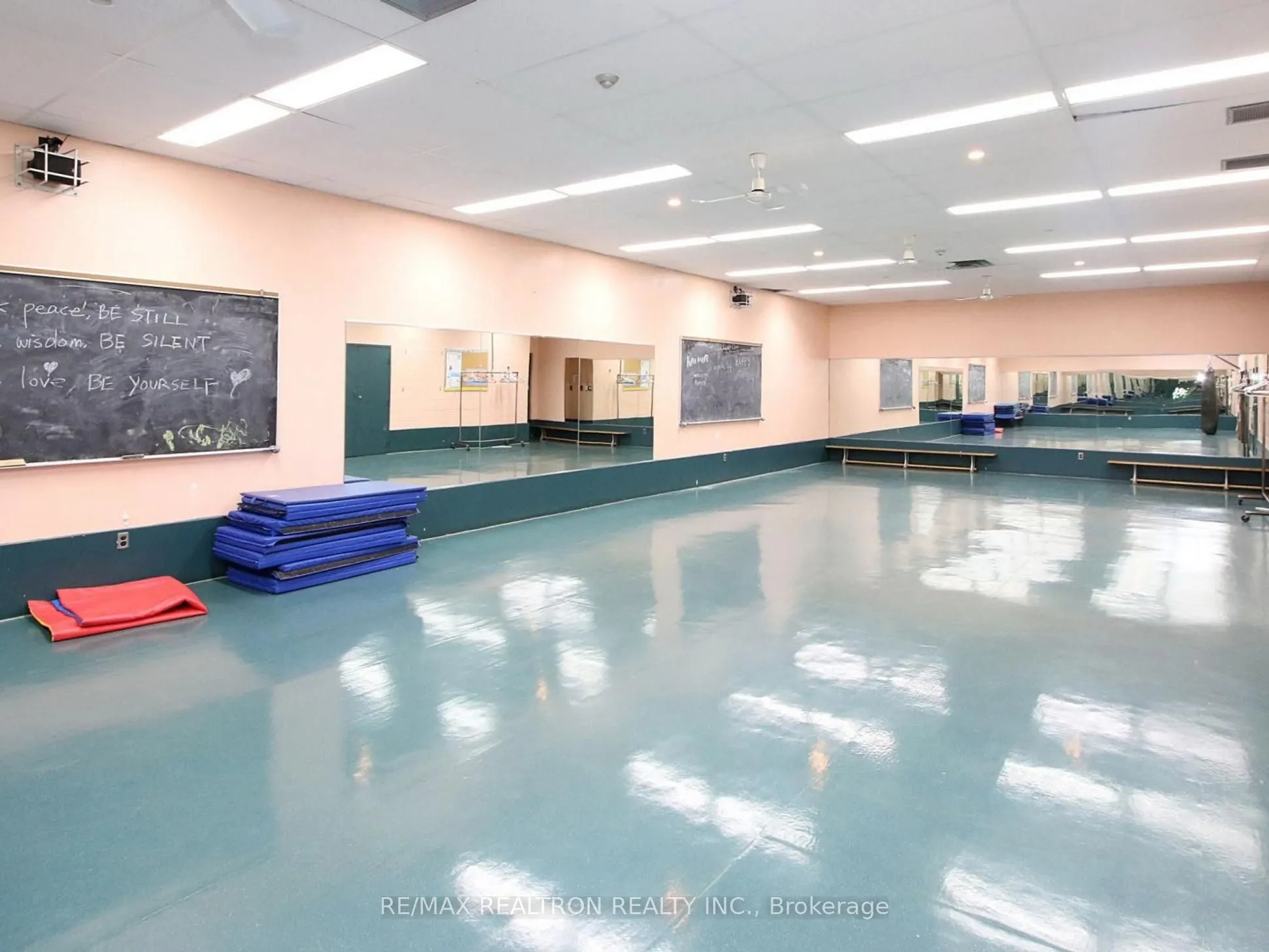 1 Massey Square, #2419